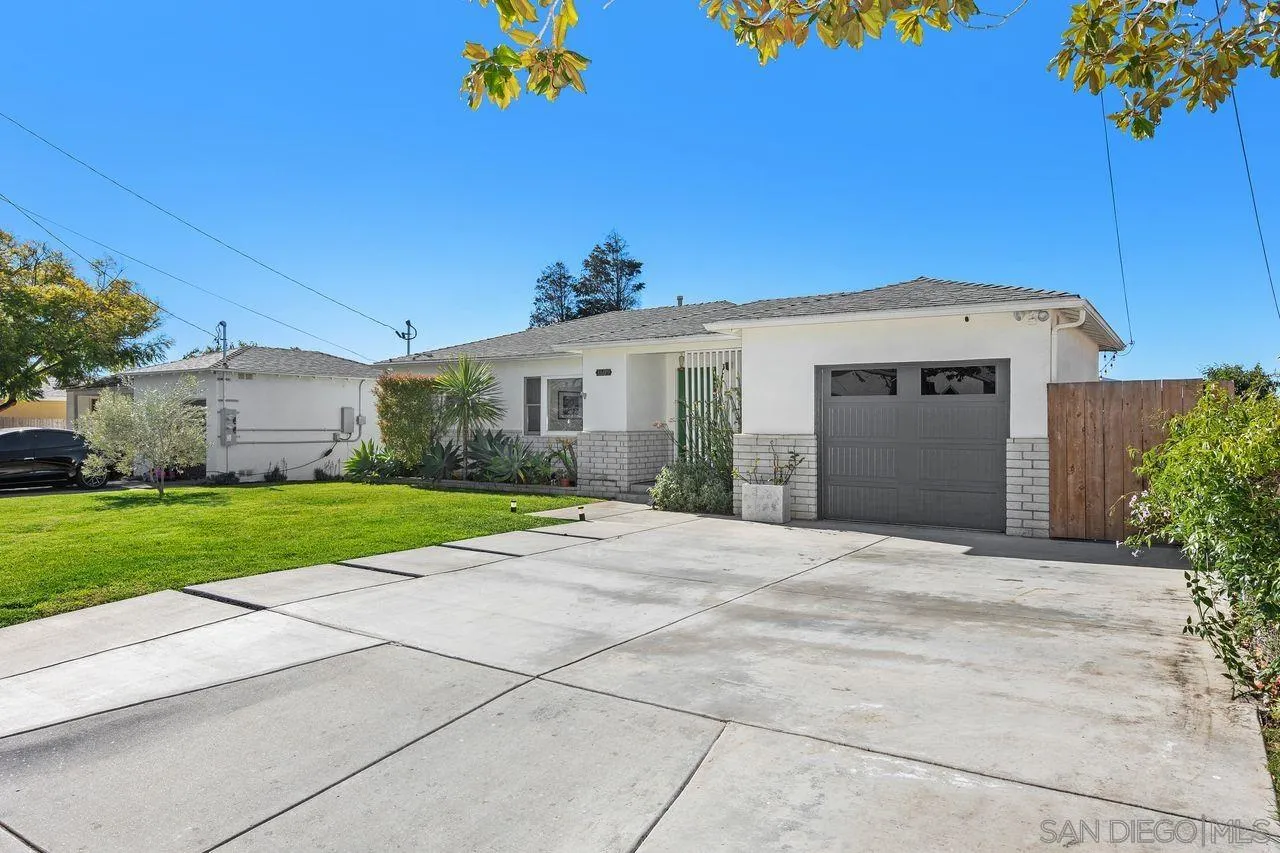 https://cdn.realtyfeed.com/cdn/127/260001447/914e5d3e429f49f7ea647d6526947cb5.webp