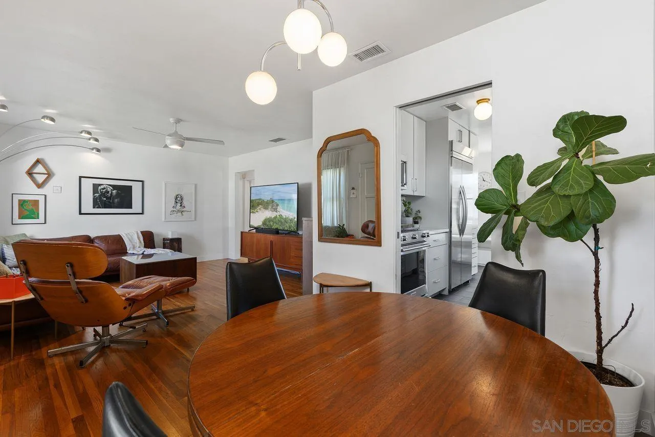 https://cdn.realtyfeed.com/cdn/127/260001447/e6c4d80a5062134bff62fd8d558c292b.webp