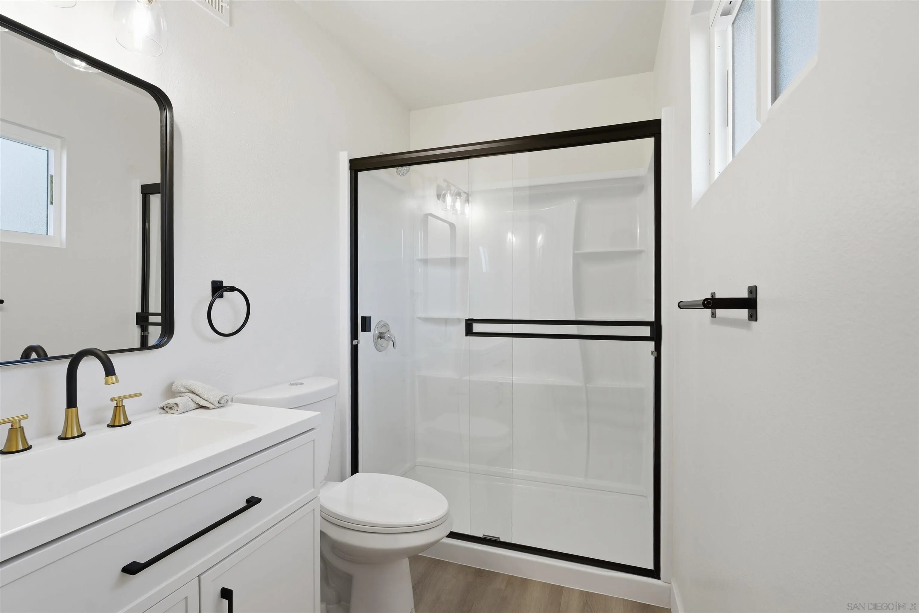 https://cdn.realtyfeed.com/cdn/127/260001451/1690d14f5c039098bed30f5741768cc1.webp