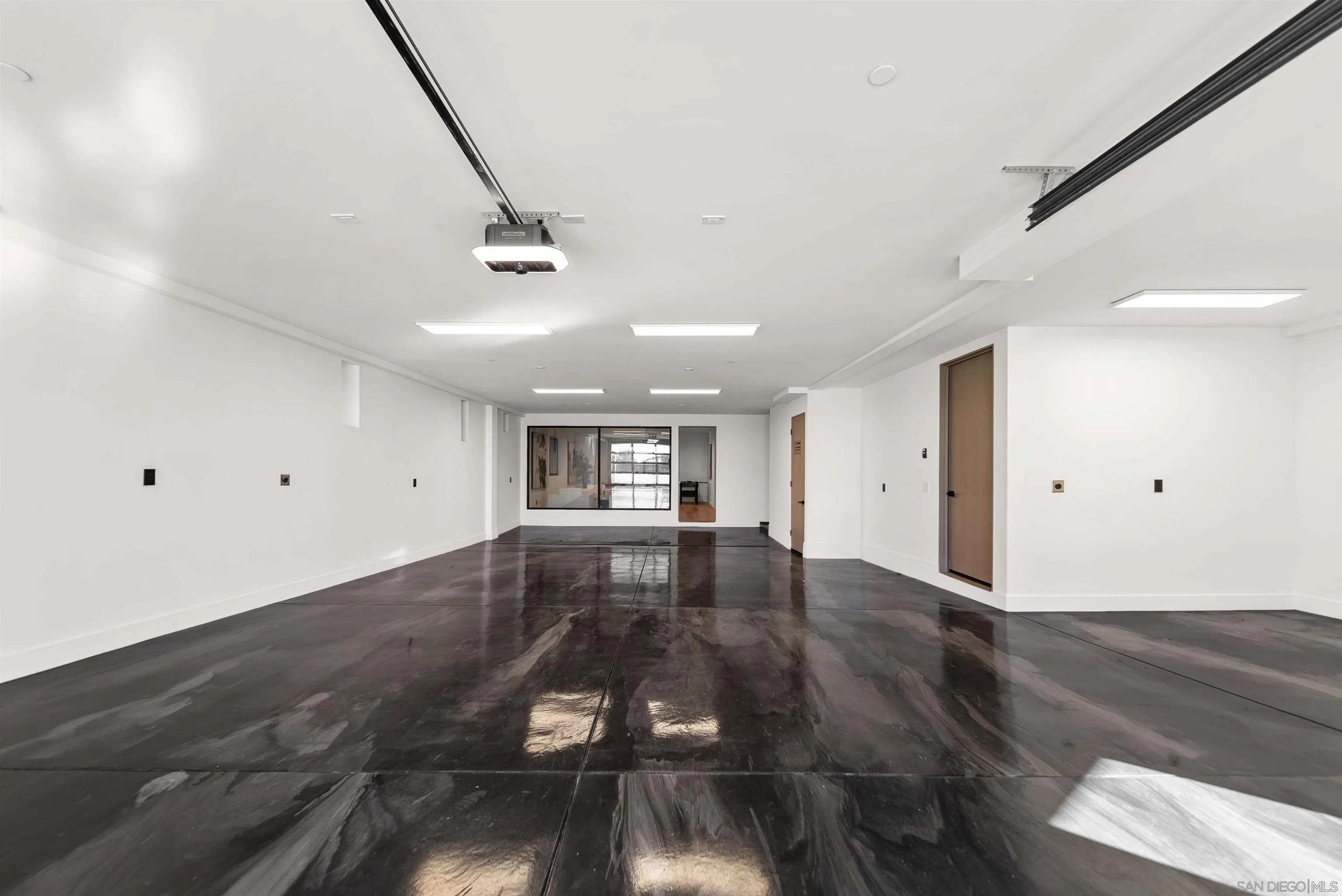 https://cdn.realtyfeed.com/cdn/127/260001453/4502e363c87f3dbb5c50abf02f604092.webp