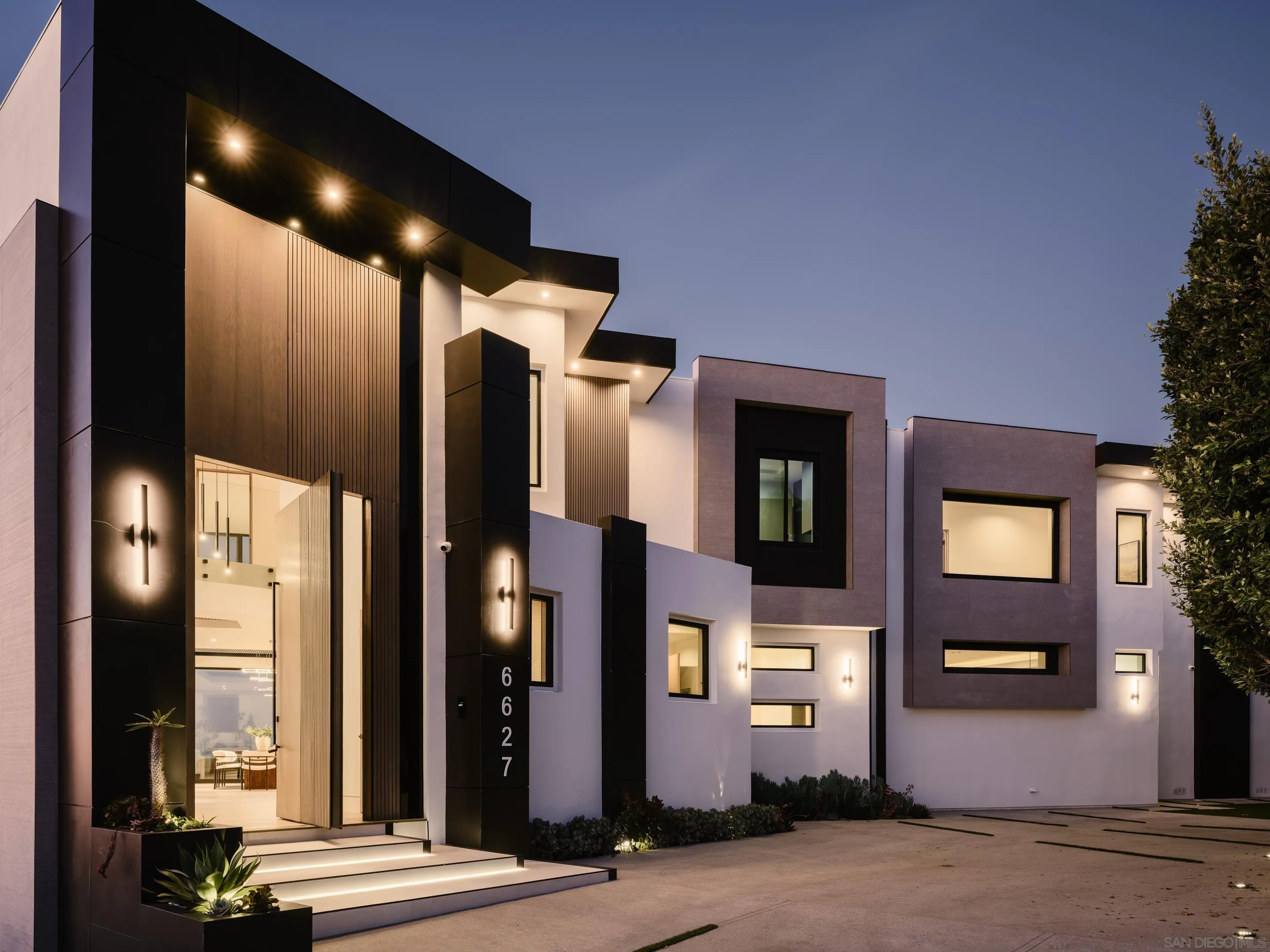 https://cdn.realtyfeed.com/cdn/127/260001453/56a83ffb34ad2503769041d4781fa645.webp