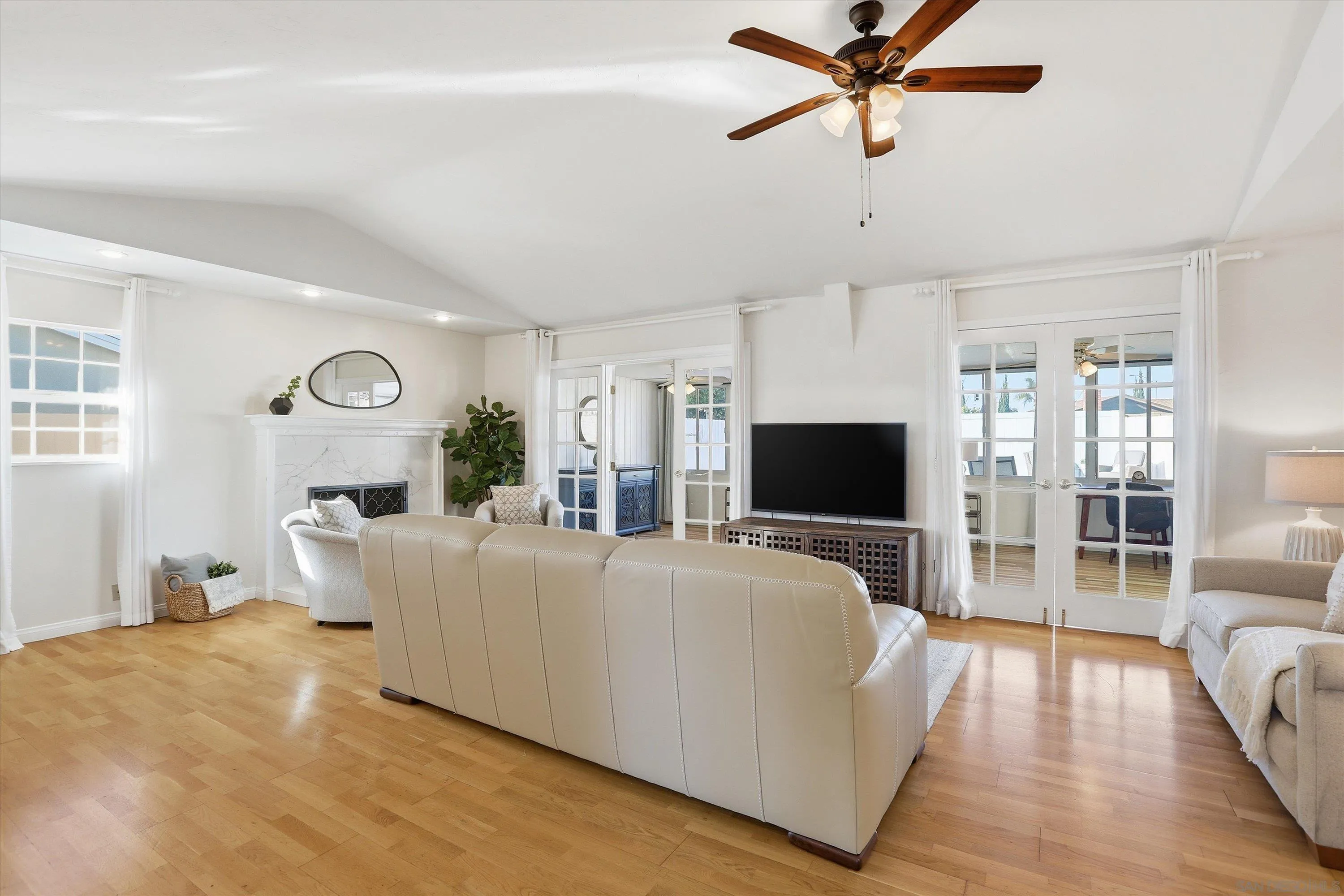 https://cdn.realtyfeed.com/cdn/127/260001456/0a28c64d310e1150114e0a25ad0ef7ec.webp