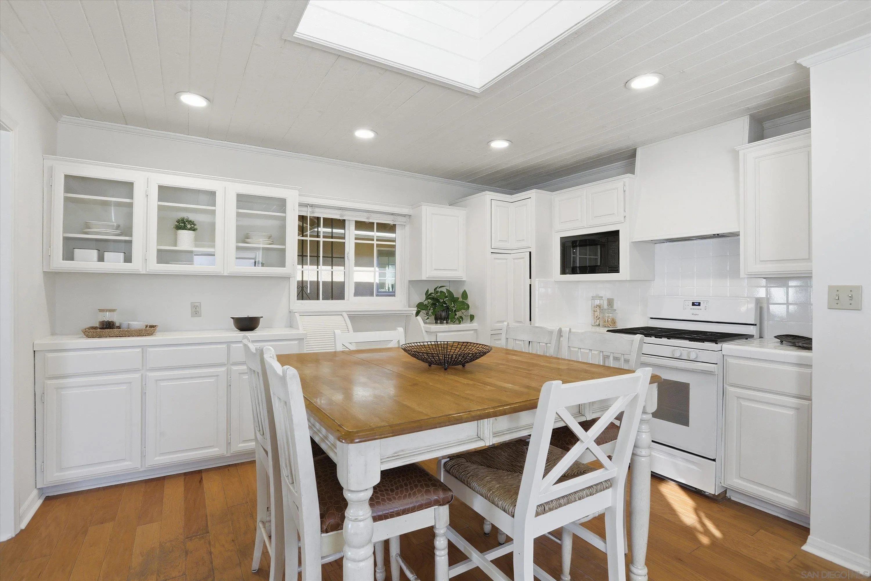 https://cdn.realtyfeed.com/cdn/127/260001456/632061fe59aa0adccd8762e5784b5915.webp