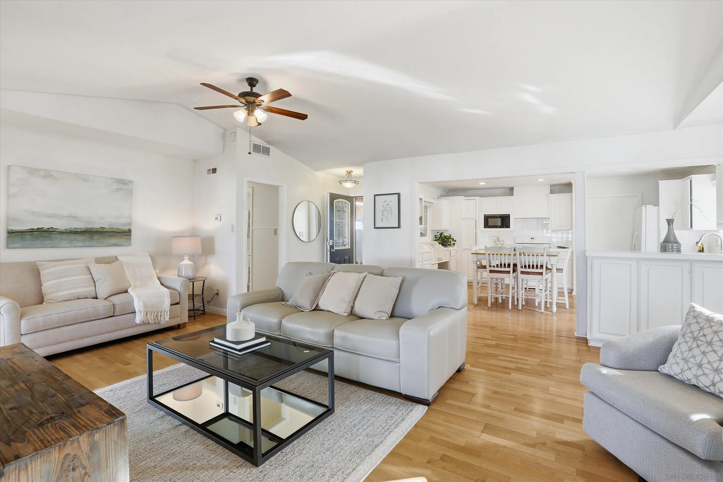 https://cdn.realtyfeed.com/cdn/127/260001456/93f47f468c3ba6092186da69d26cb1a3.webp