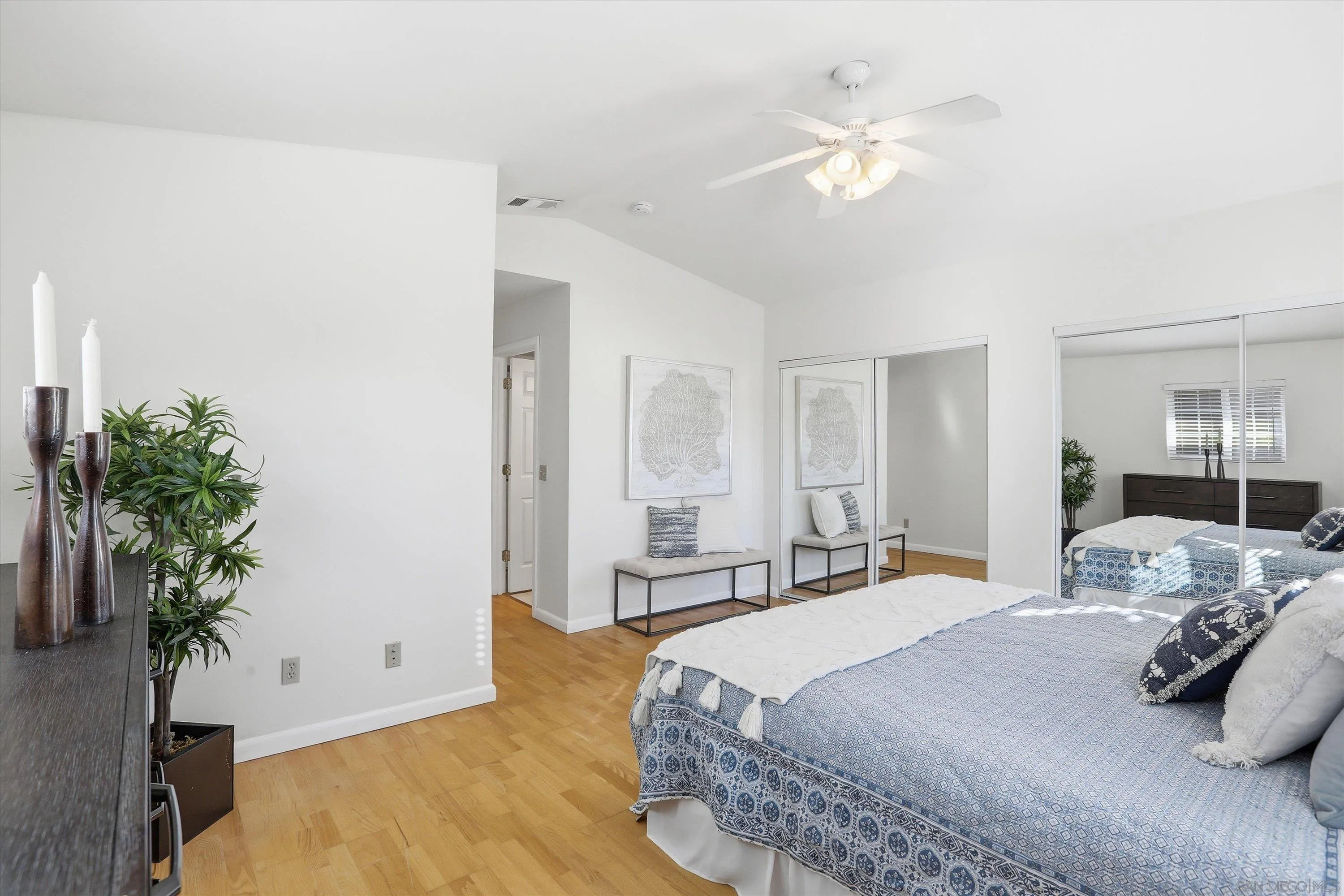 https://cdn.realtyfeed.com/cdn/127/260001456/e183f9b0164c922e3ba412dd20b1ebb8.webp