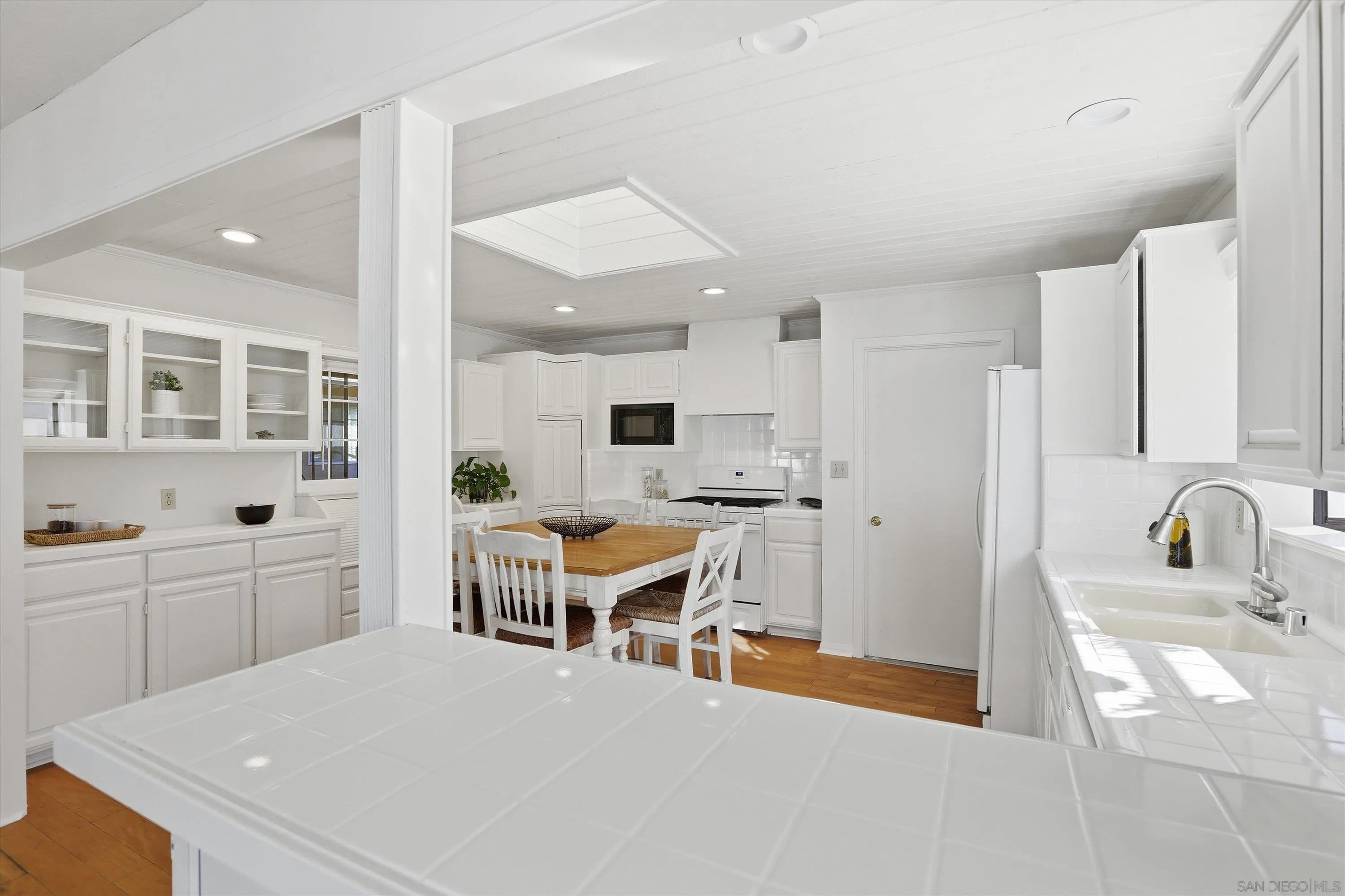 https://cdn.realtyfeed.com/cdn/127/260001456/ee4dd888662e67af58c1d11e3f2d1a30.webp