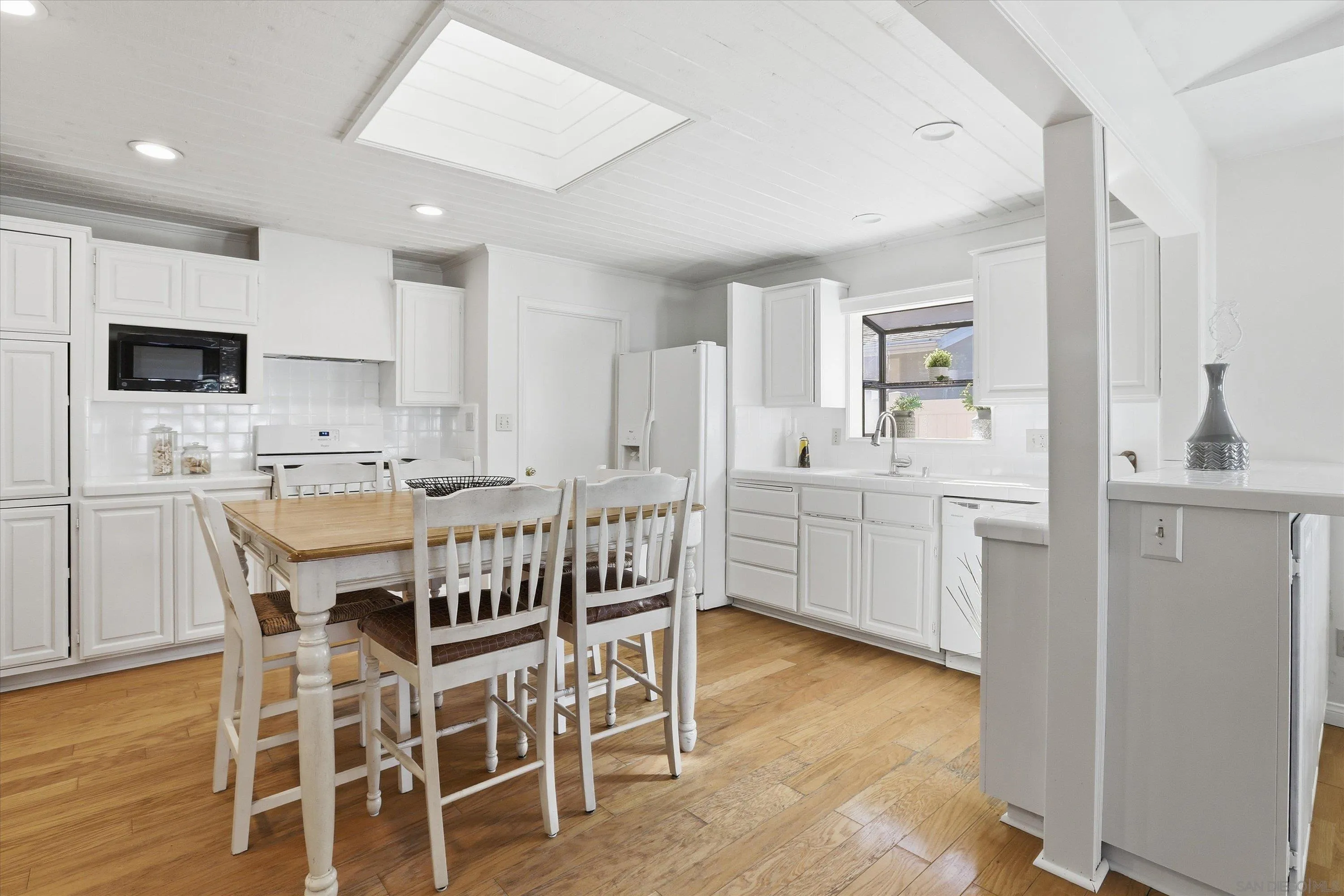 https://cdn.realtyfeed.com/cdn/127/260001456/f6696082d3b3742881fd51c9b01489b1.webp