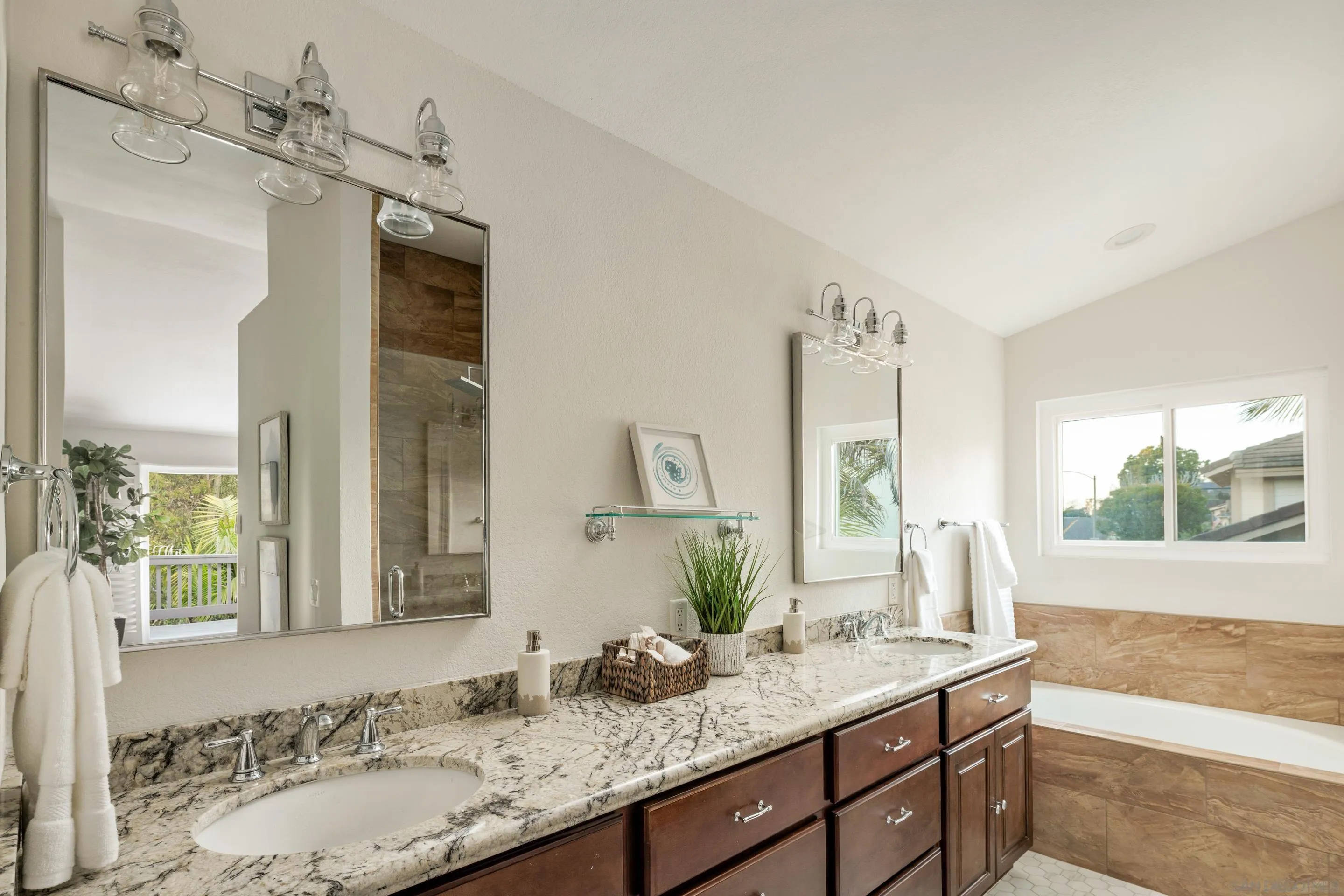 https://cdn.realtyfeed.com/cdn/127/260001459/01d5b8c7e414e3cb35fbe8cba14aef78.webp