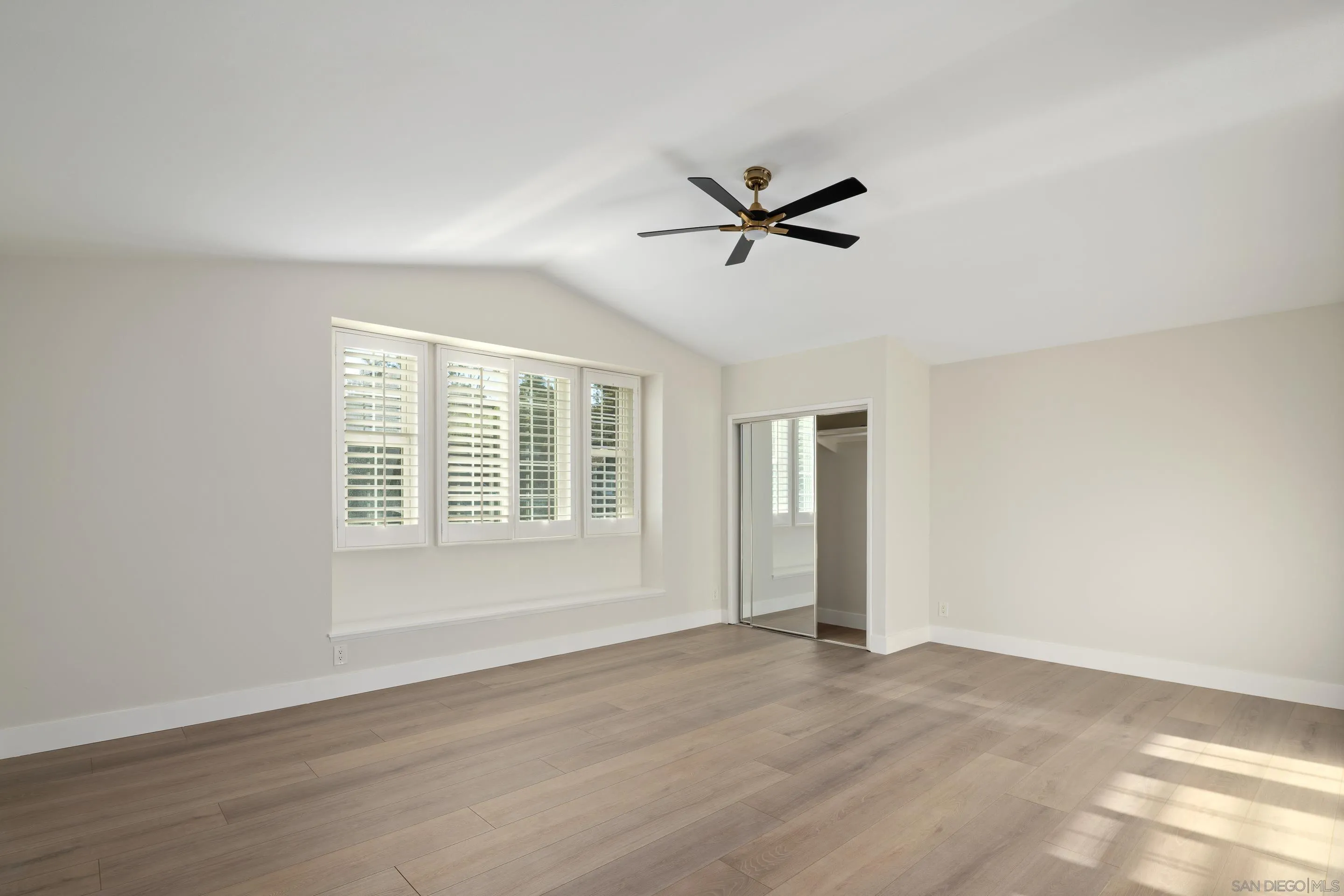 https://cdn.realtyfeed.com/cdn/127/260001459/226d68d78c59dd0ca5b36cf5928769fb.webp