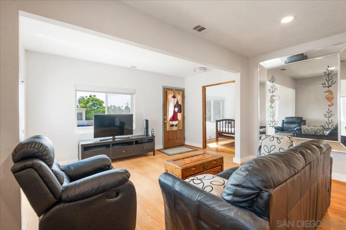 https://cdn.realtyfeed.com/cdn/127/260001460/014add9c61327c35950d202ace16c5f2.webp