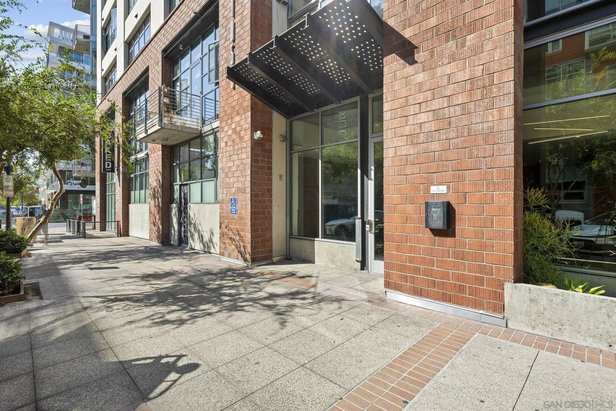 Photo #3: 260001462 Listing: Photo #3