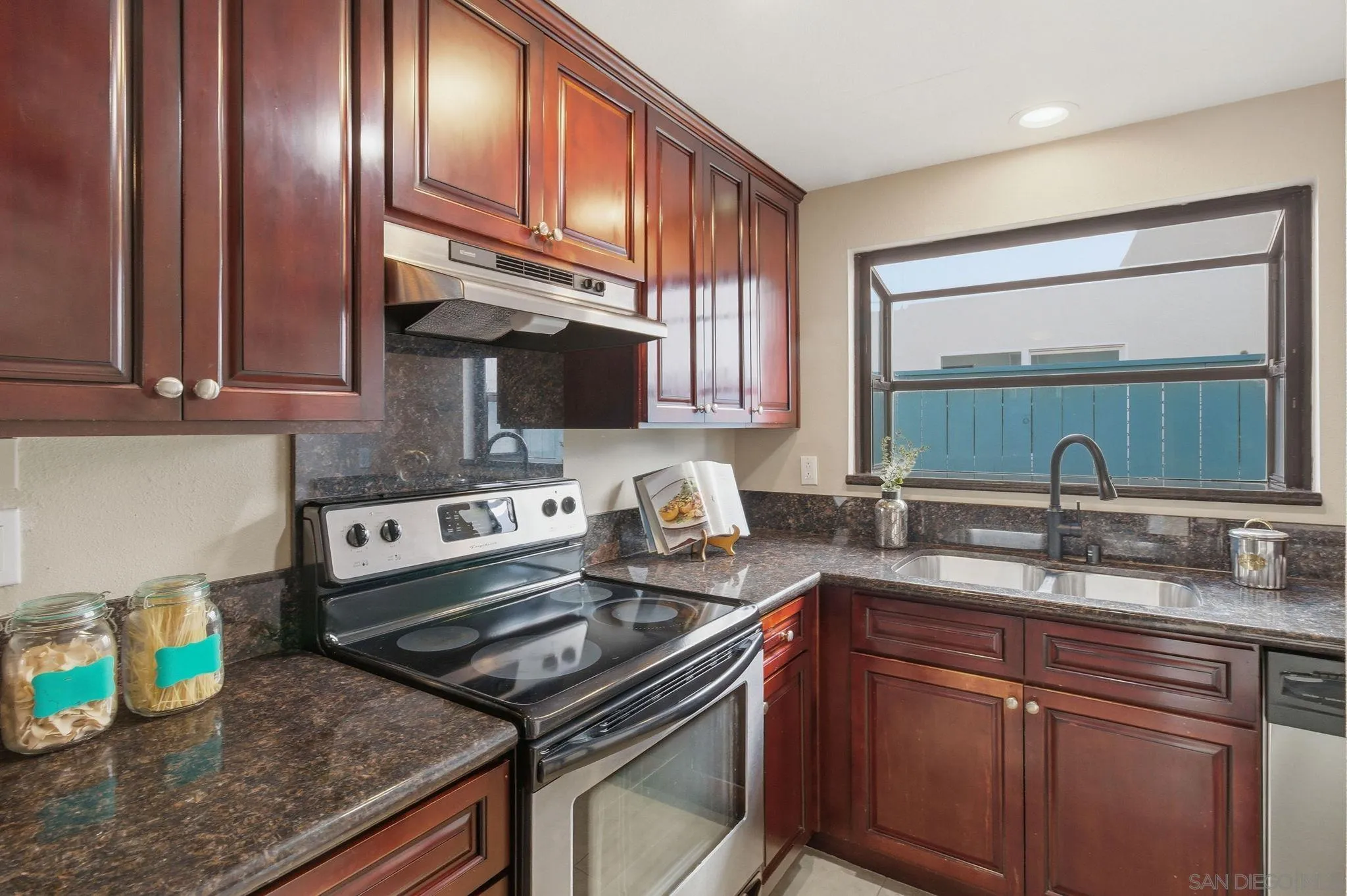 Photo #7: 260001463 Listing: Photo #7