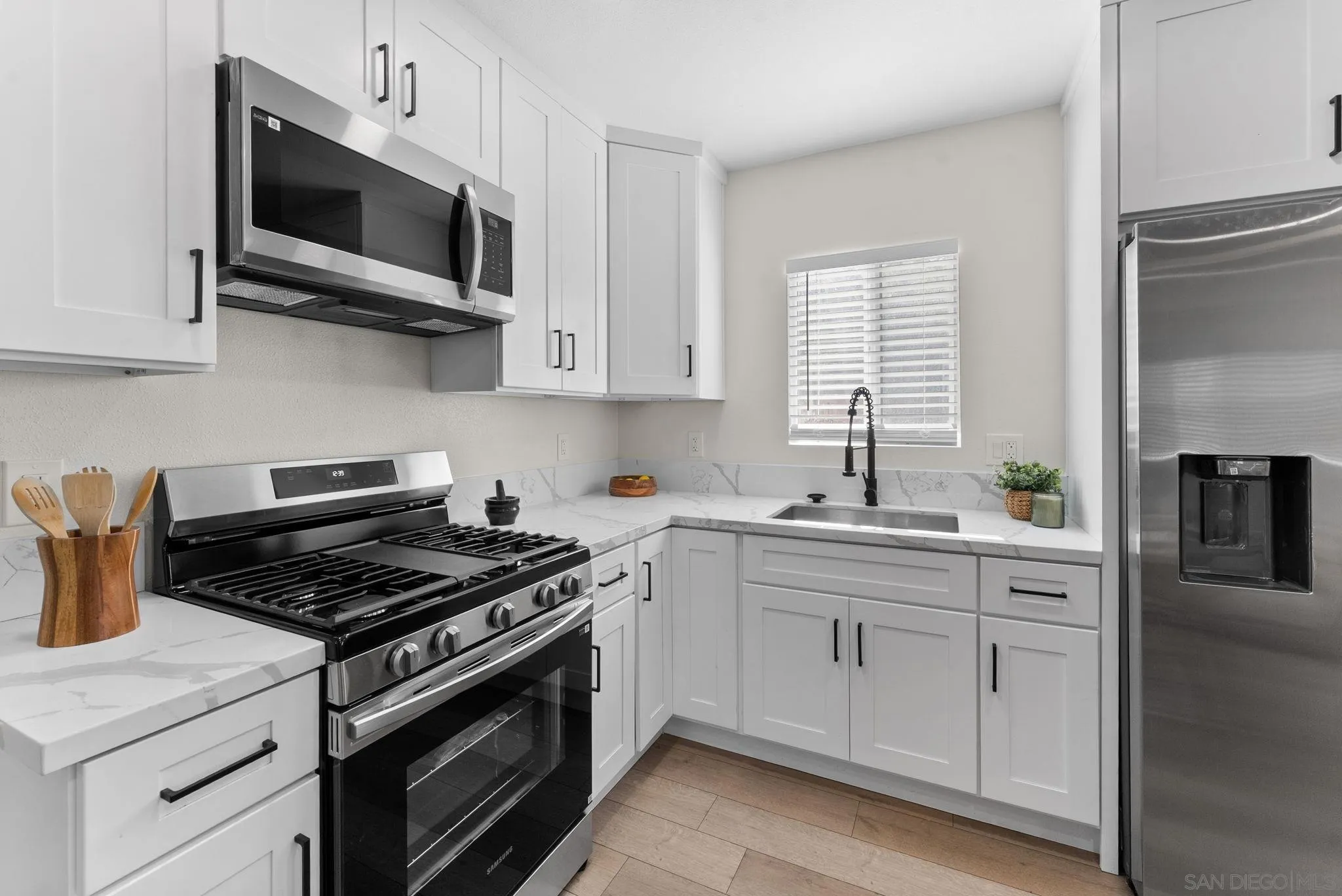 https://cdn.realtyfeed.com/cdn/127/260001470/f13847a72a9bf46de196be958b712815.webp