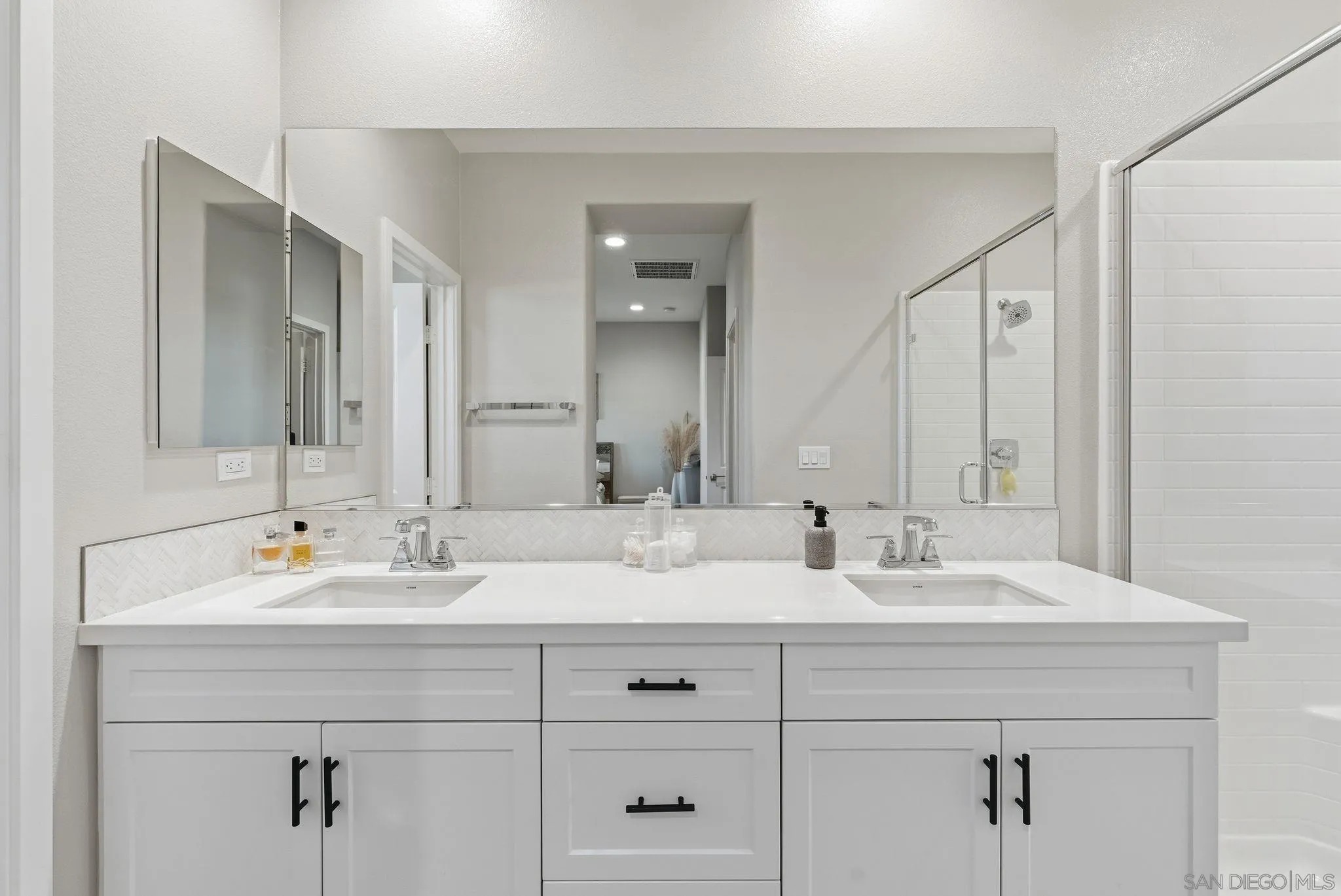 Photo #13: 260001473 Listing: Photo #13