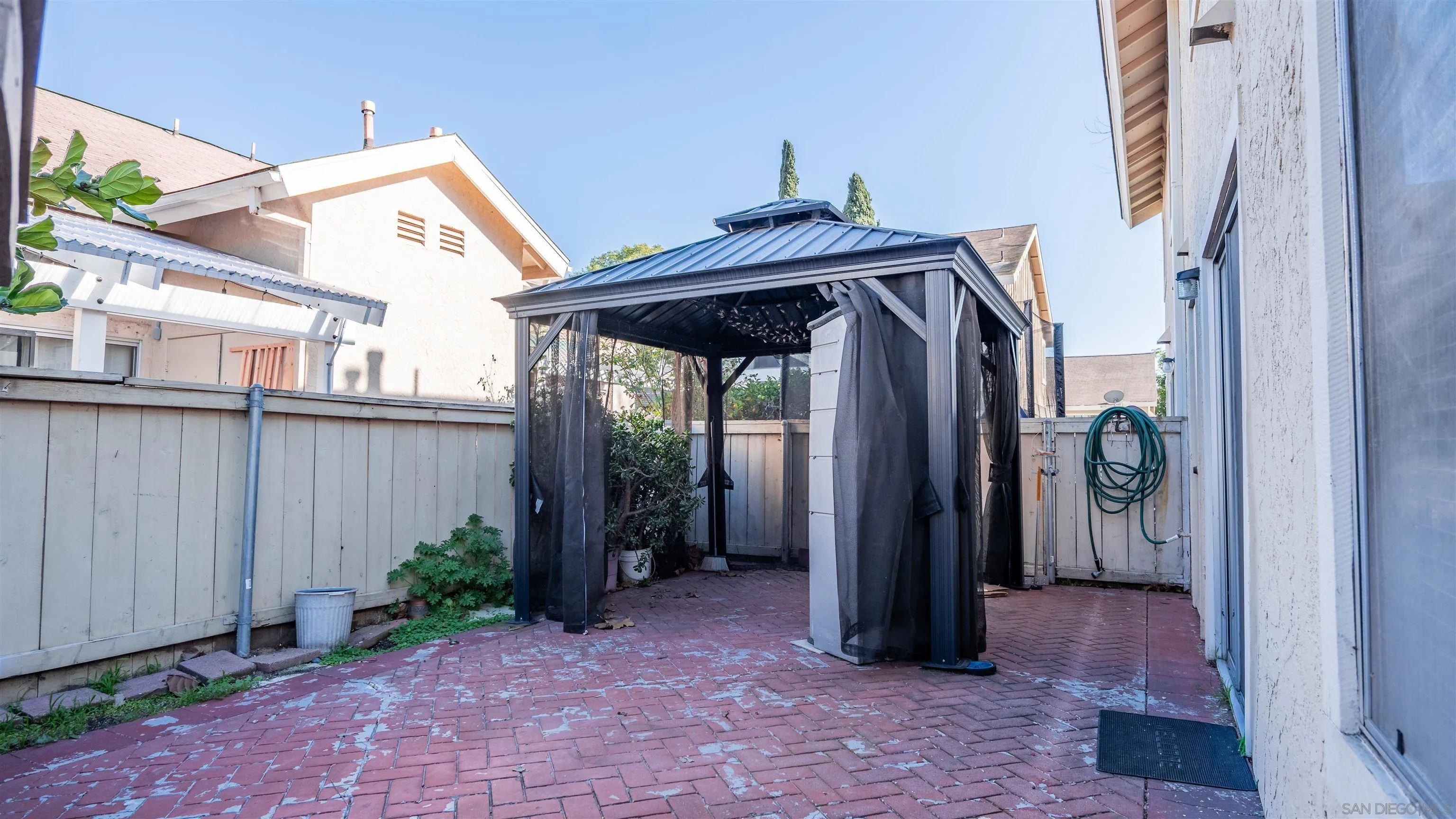 https://cdn.realtyfeed.com/cdn/127/260001475/4c97d6c355399a377aa13e08f4482c06.webp