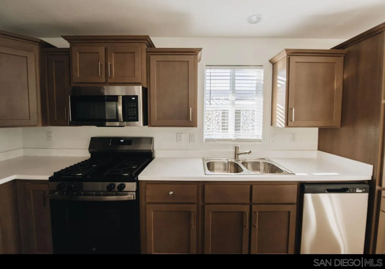 https://cdn.realtyfeed.com/cdn/127/260001476/90b6e55ee612c99df0ae97afab655827.webp