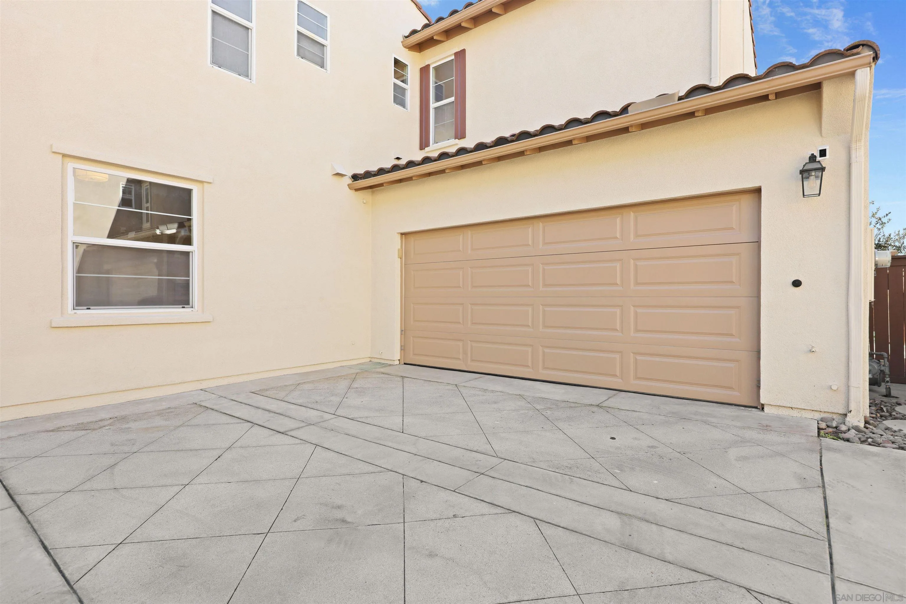 https://cdn.realtyfeed.com/cdn/127/260001479/0971c534f397861678a11c85bef45ad0.webp