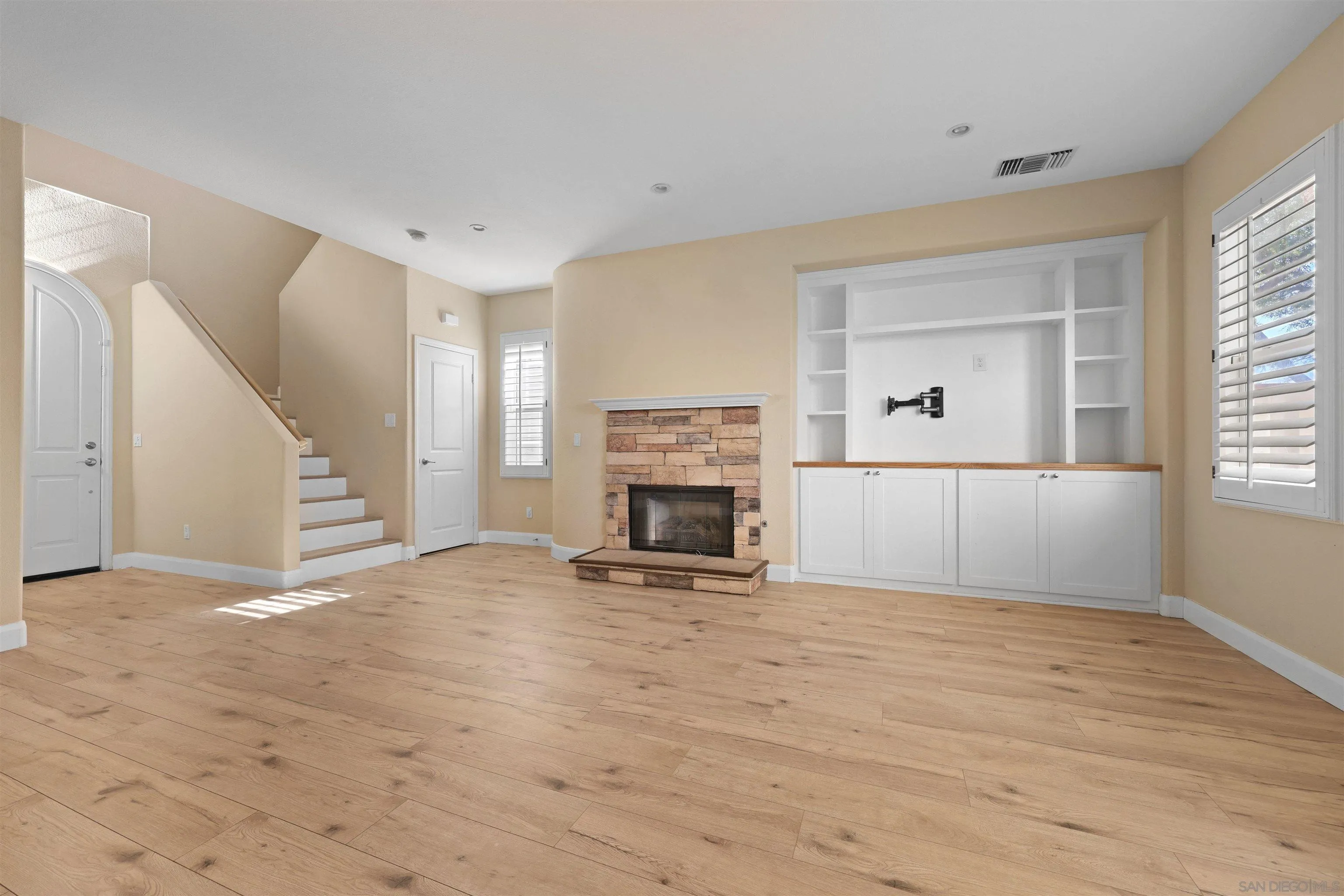 https://cdn.realtyfeed.com/cdn/127/260001479/6916c1ec500a3ca212207b209d20ccc4.webp