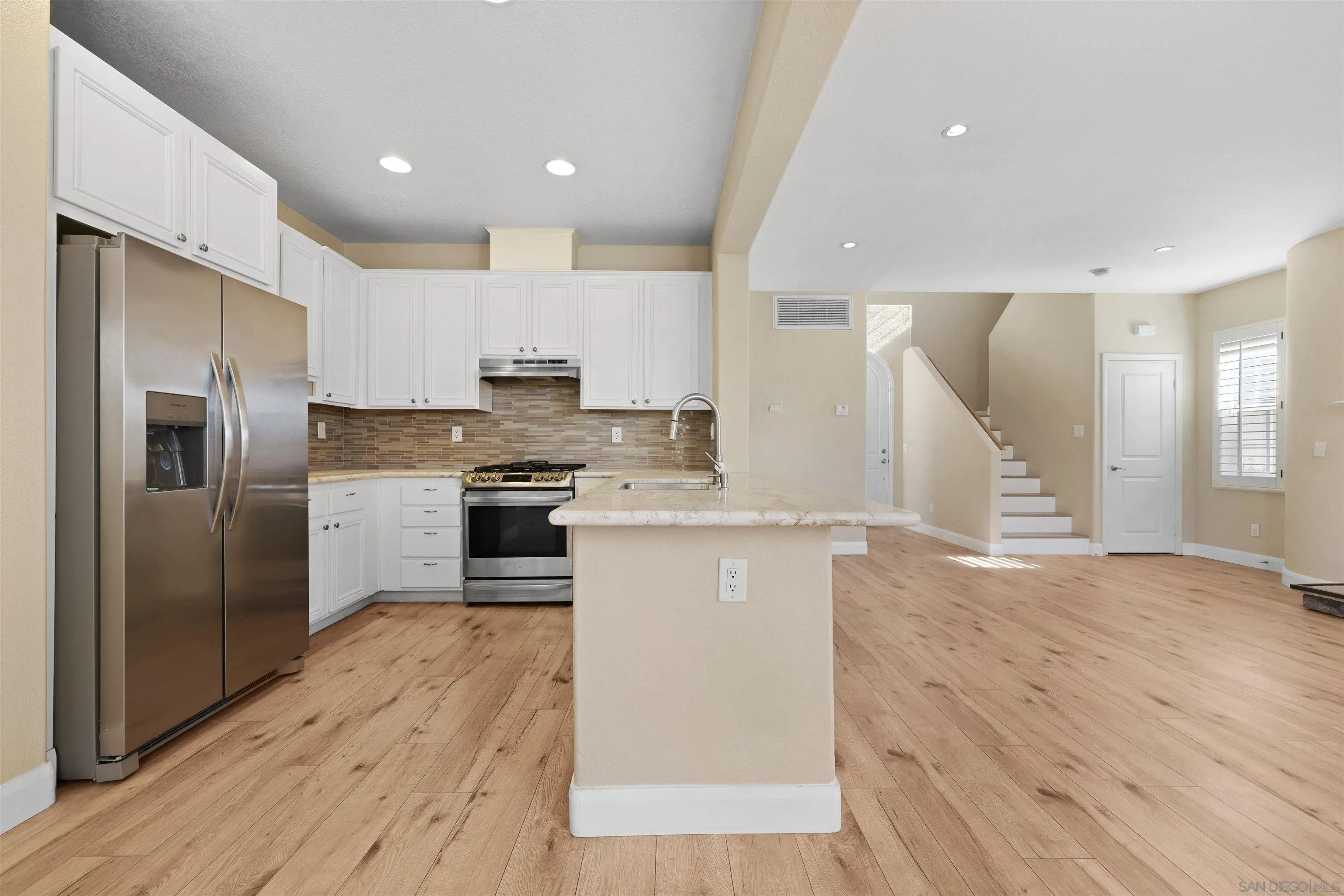 https://cdn.realtyfeed.com/cdn/127/260001479/6c549668b65c911b7737c95611190a1c.webp