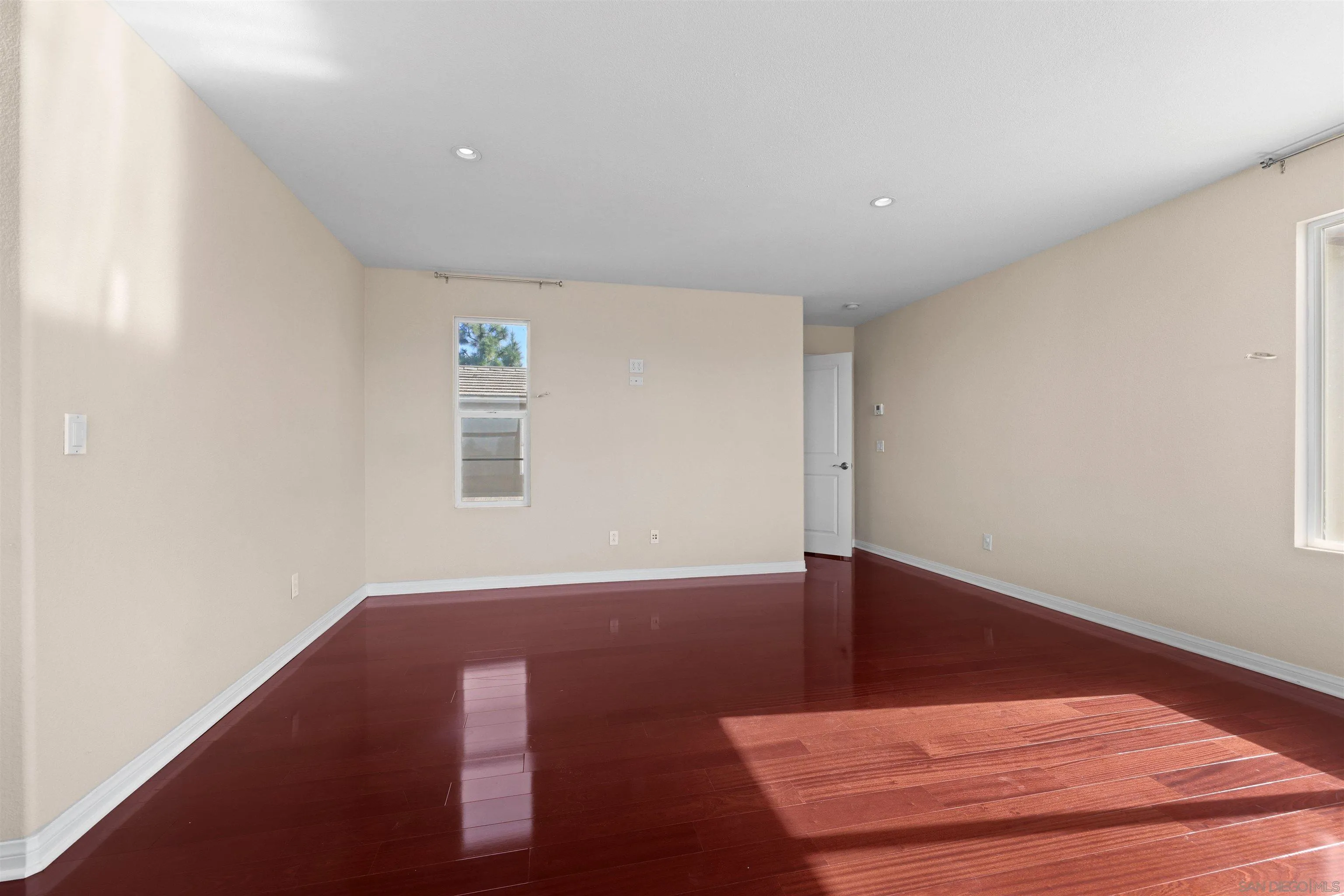 https://cdn.realtyfeed.com/cdn/127/260001479/a153a977134e11ab76733b997209827e.webp