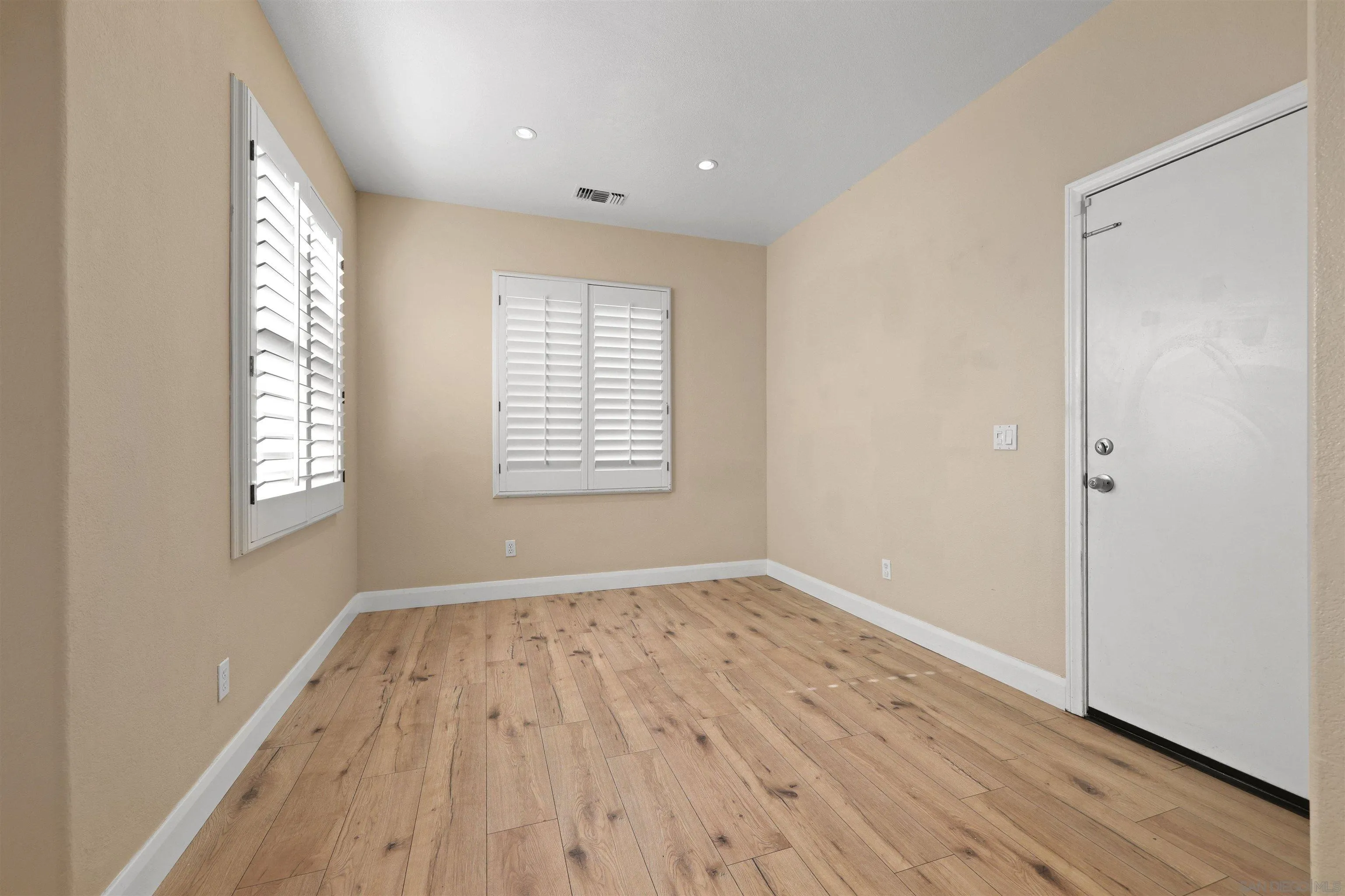 https://cdn.realtyfeed.com/cdn/127/260001479/a23e8df1f630fd5ce74173a8c5cb962a.webp