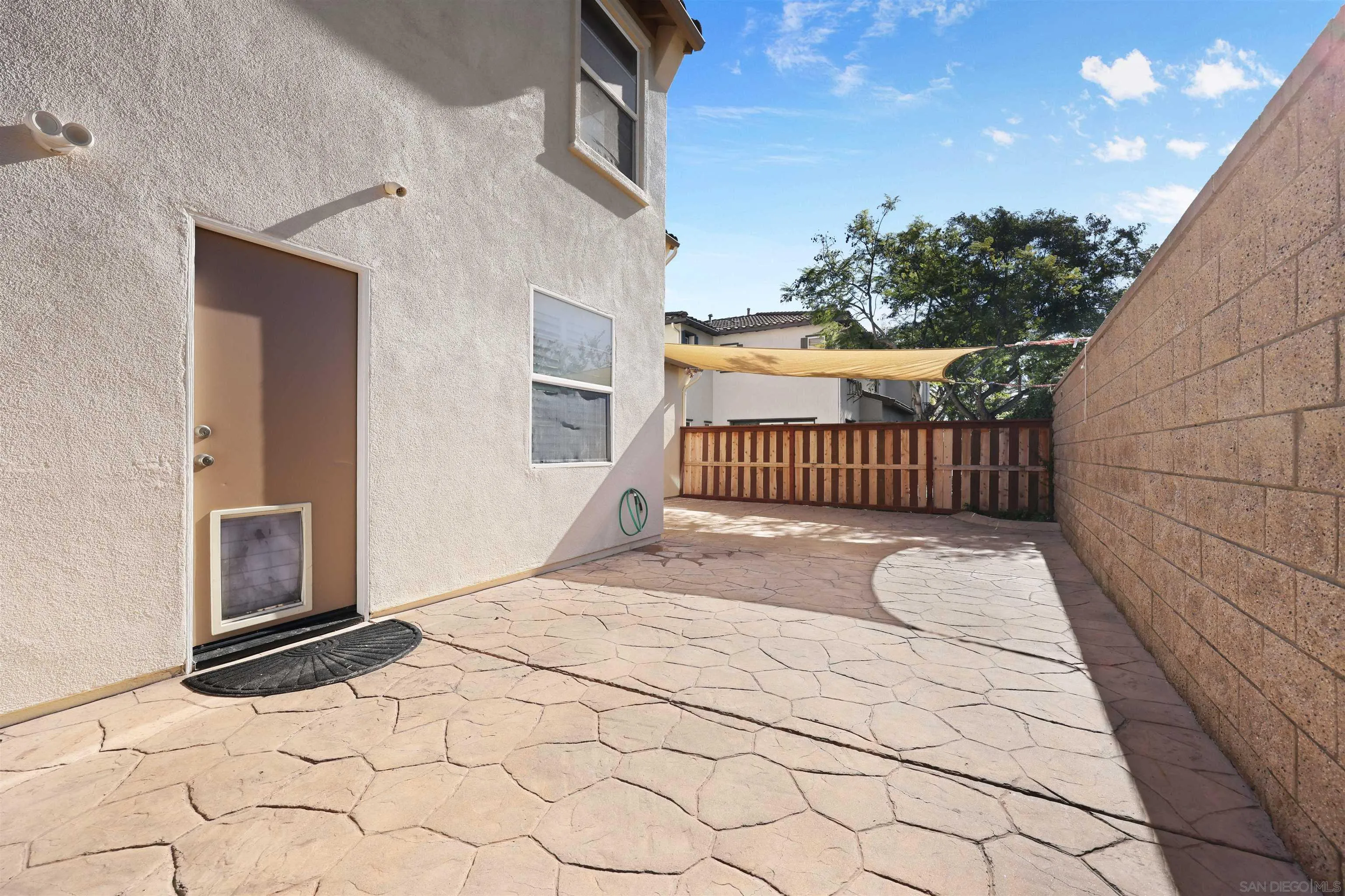 https://cdn.realtyfeed.com/cdn/127/260001479/c3bacb888f8e53d8543cc5d22bdf7819.webp