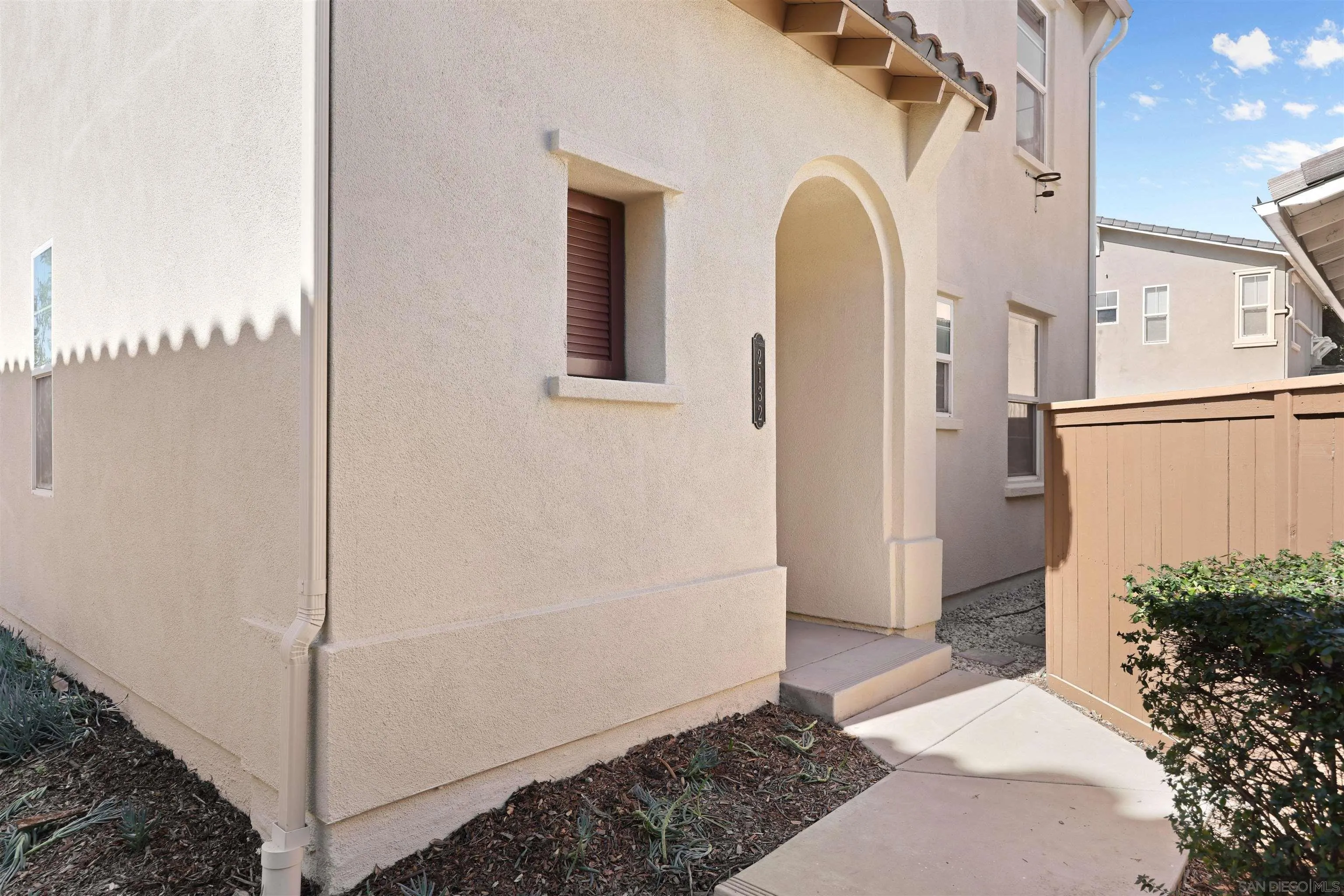 https://cdn.realtyfeed.com/cdn/127/260001479/c5d7f5a348543ef8431484f6e59fae3f.webp