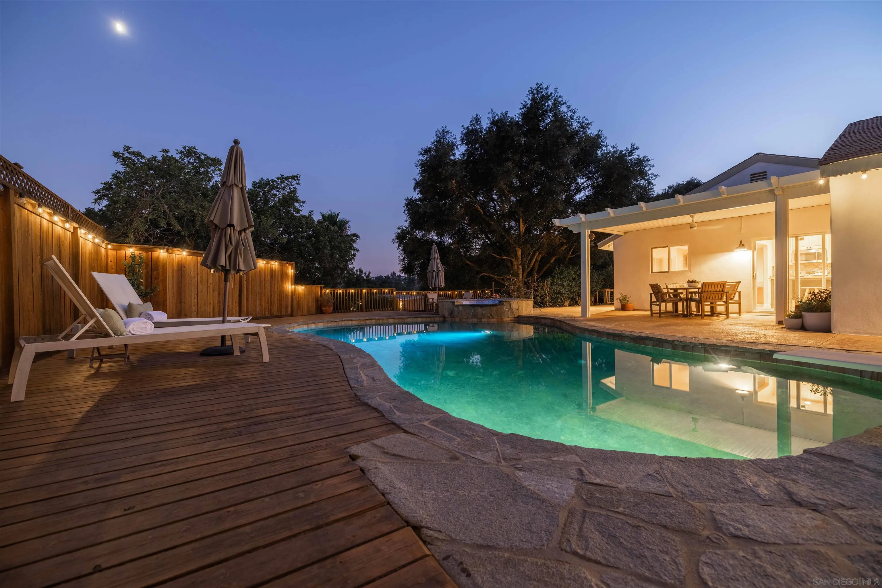 https://cdn.realtyfeed.com/cdn/127/260001480/2fe41af81e34f6908b9af7fdda36e9b6.webp