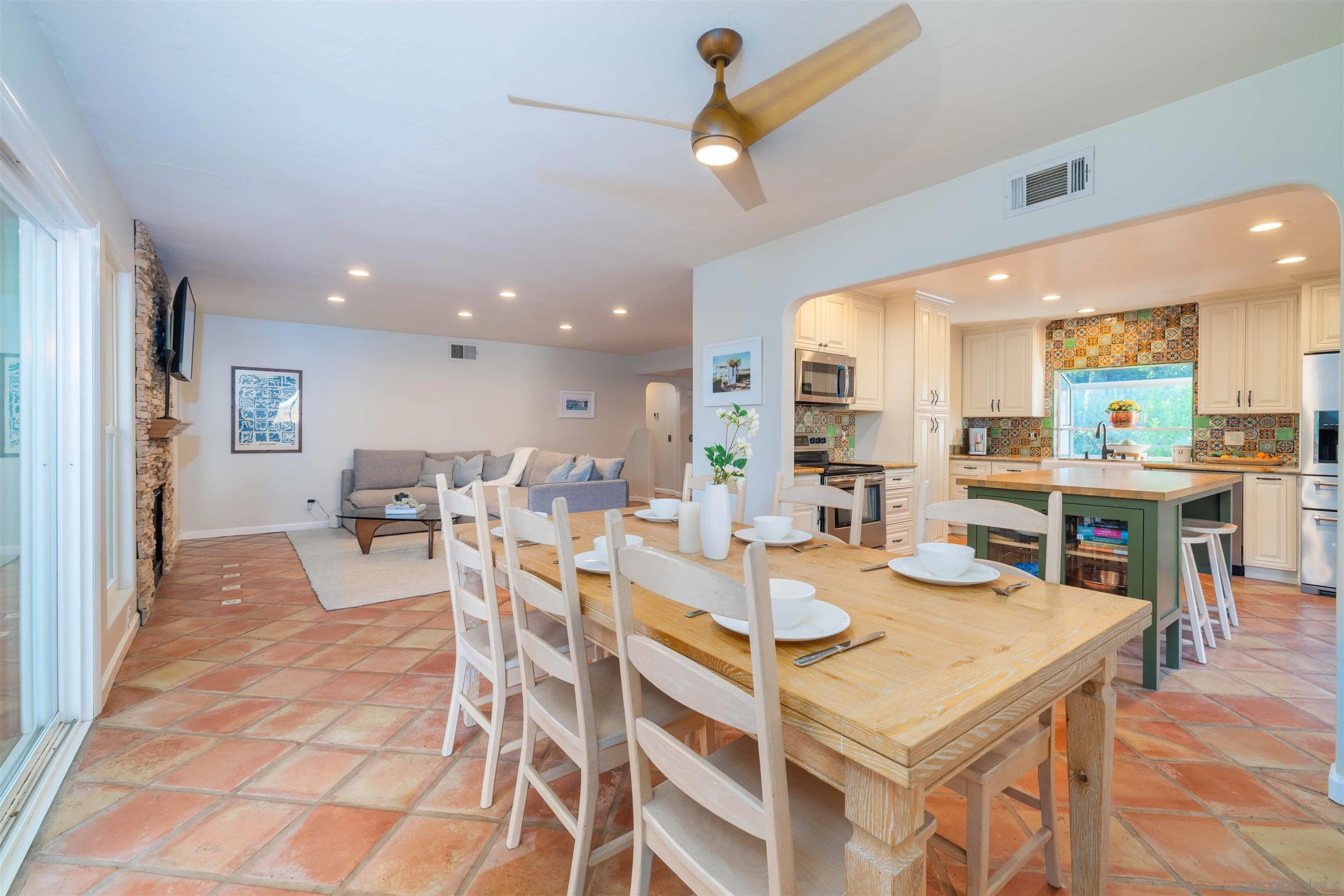 https://cdn.realtyfeed.com/cdn/127/260001480/60408e36ca5d843a49d3dc45d6c64747.webp