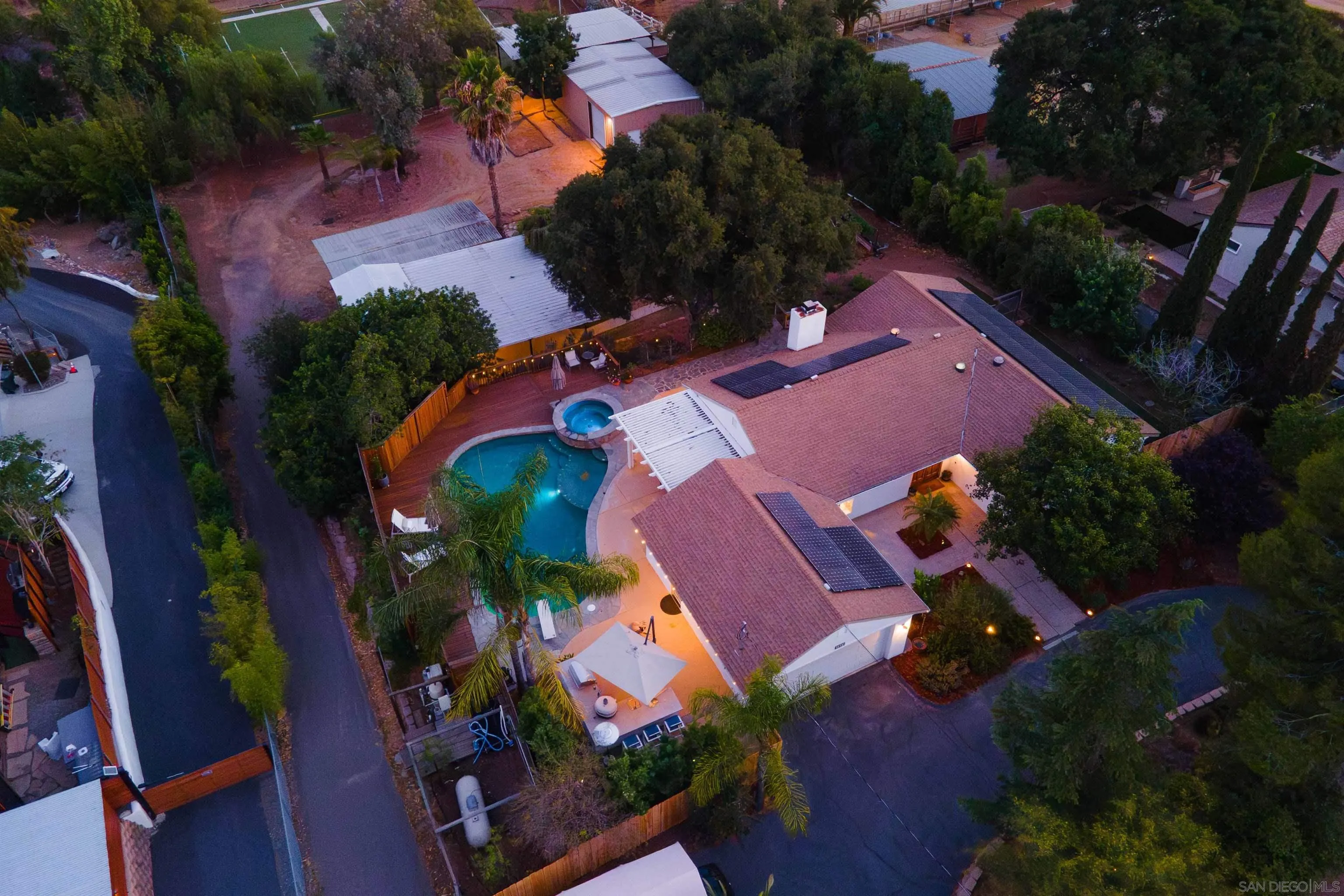https://cdn.realtyfeed.com/cdn/127/260001480/8ac9e2958e7dab339b22a3285c8d18ce.webp