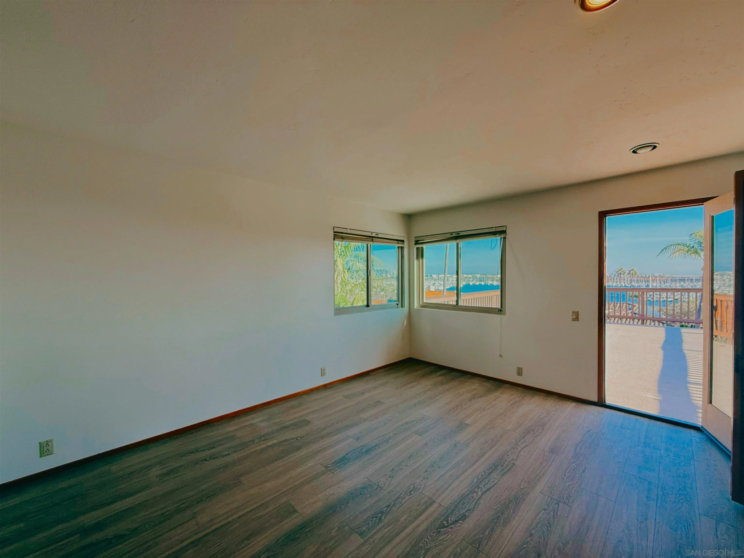 https://cdn.realtyfeed.com/cdn/127/260001483/9d34bc644c5081018387cbe06a547327.webp