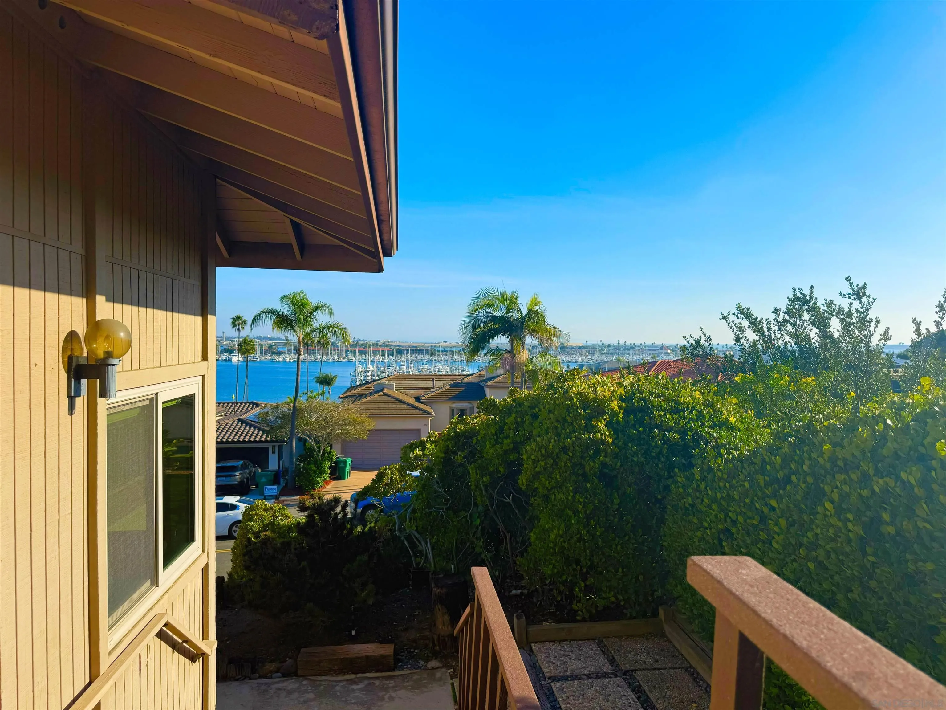 https://cdn.realtyfeed.com/cdn/127/260001483/bfe3151a931a94401e1e3456b0954c83.webp