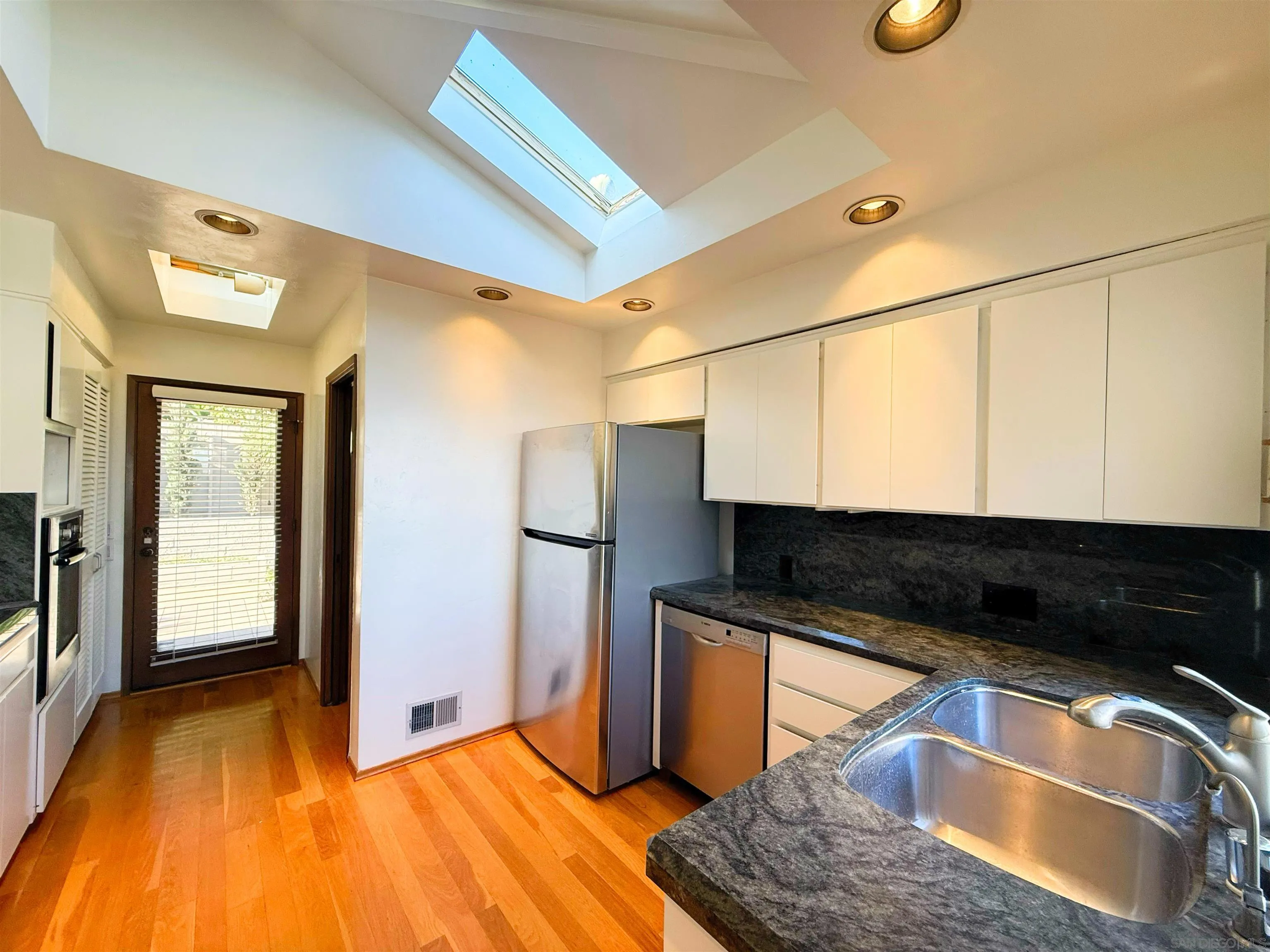 https://cdn.realtyfeed.com/cdn/127/260001483/e609776ebdad63f6872b8415af8f201a.webp