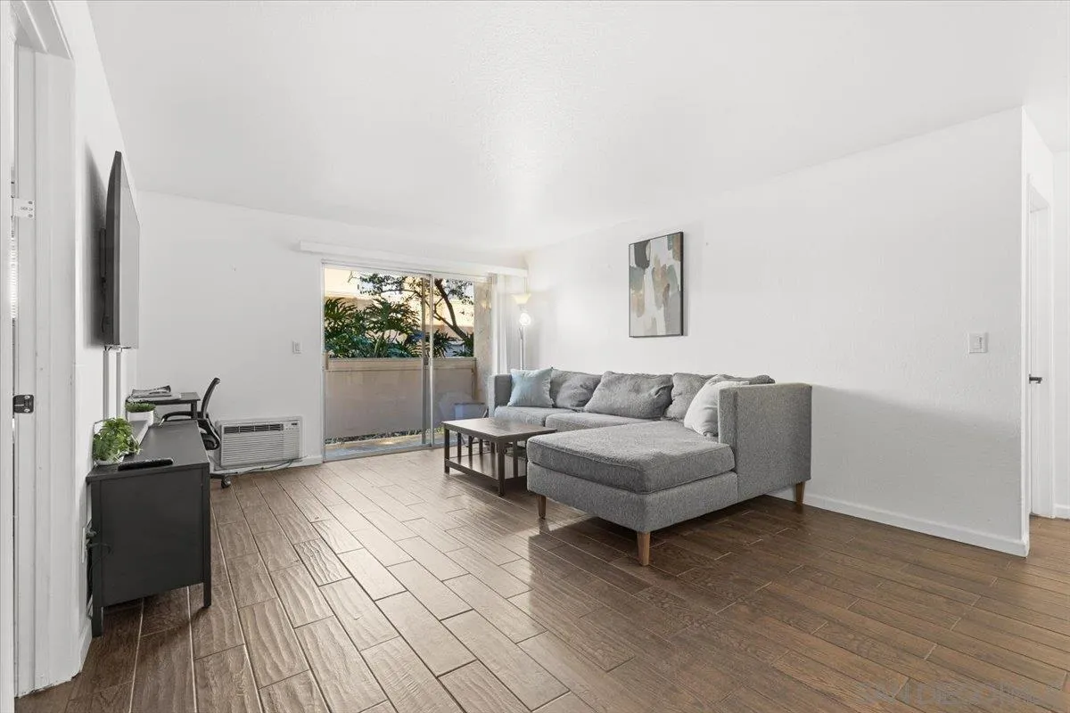 Photo #2: 260001485 Listing: Photo #2