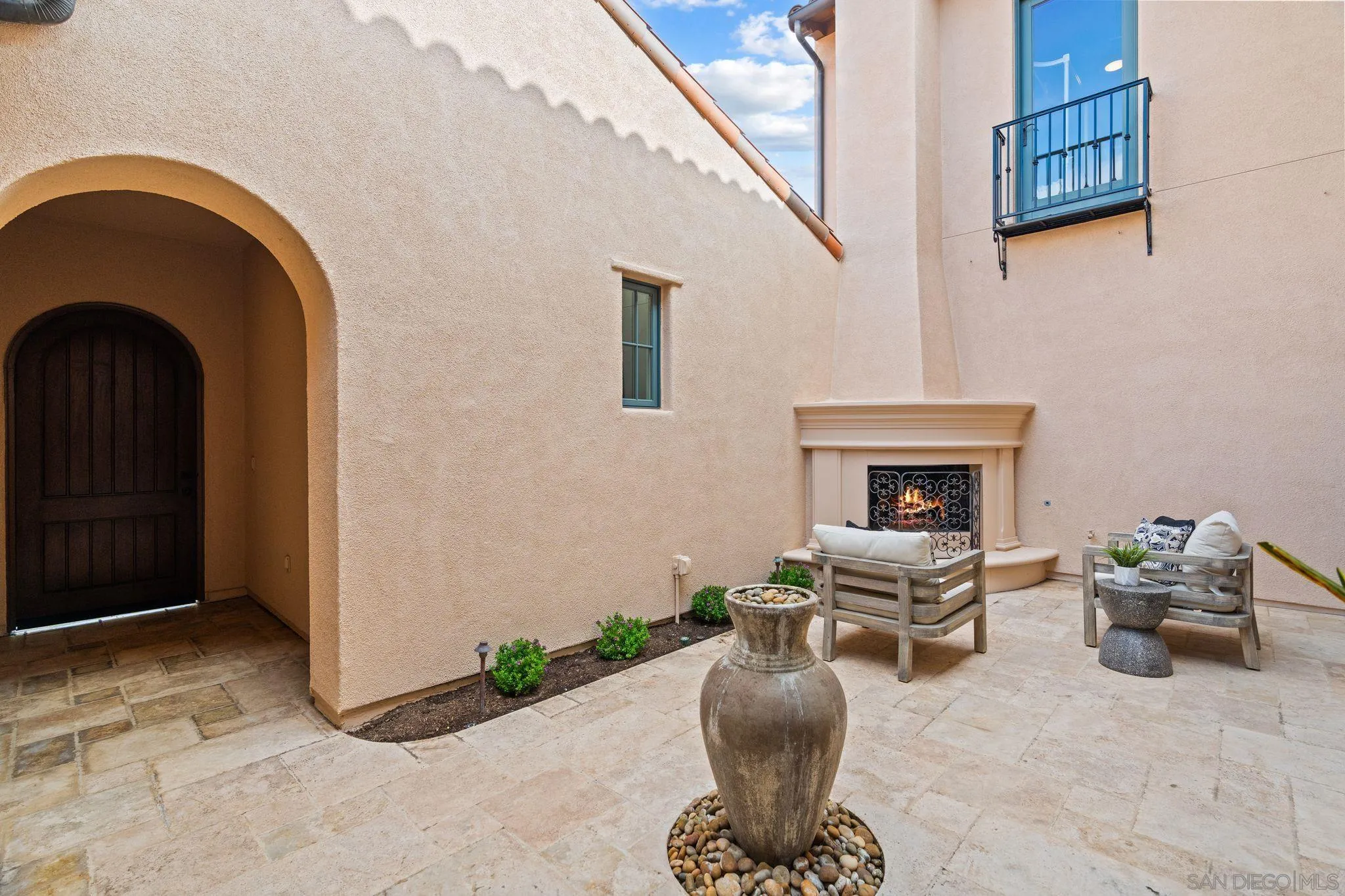 https://cdn.realtyfeed.com/cdn/127/260001487/1d0292d33eb7b57c18da7a694c542f1b.webp