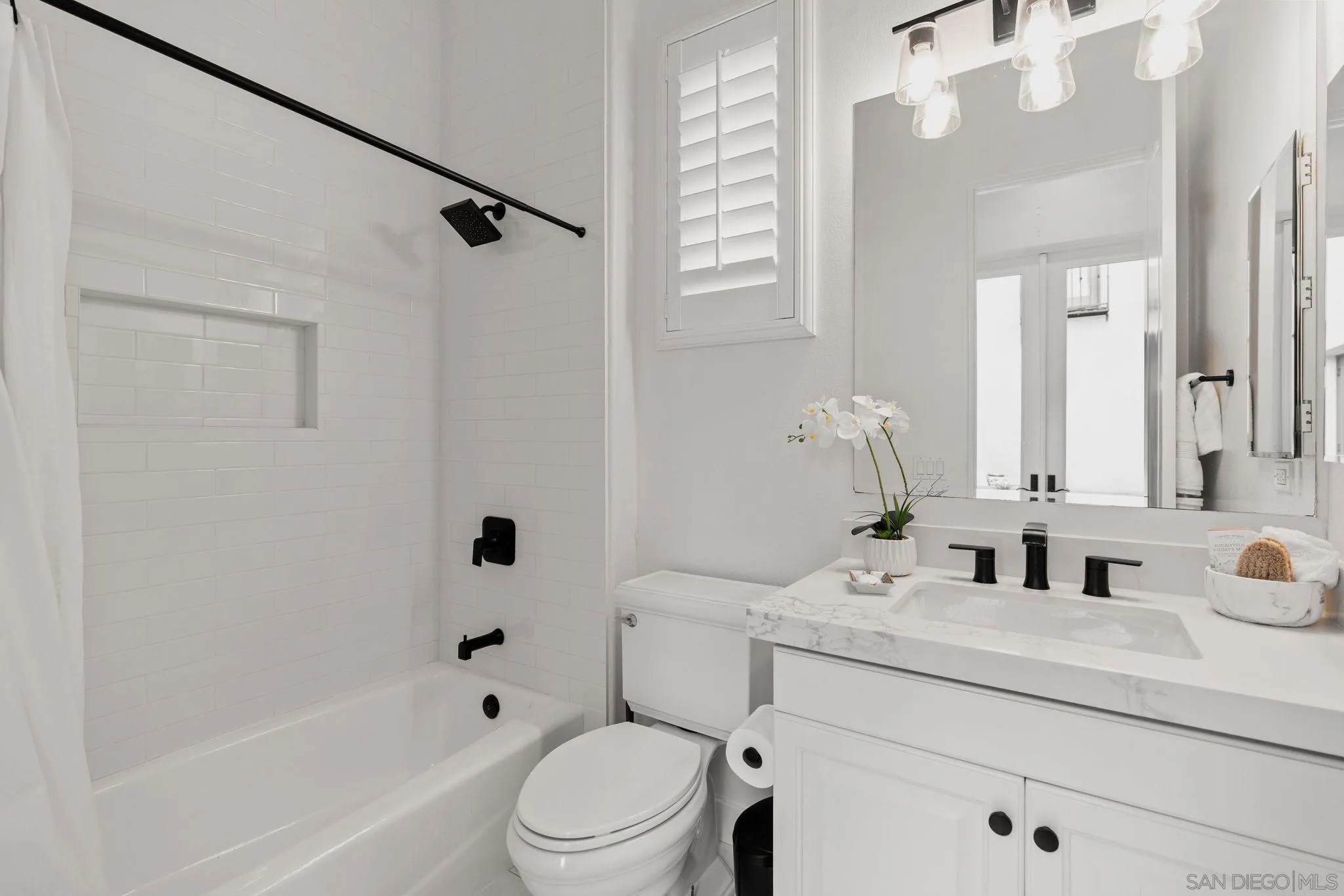 https://cdn.realtyfeed.com/cdn/127/260001487/77d41c33c43b4db289bcbe3ecca6a94c.webp