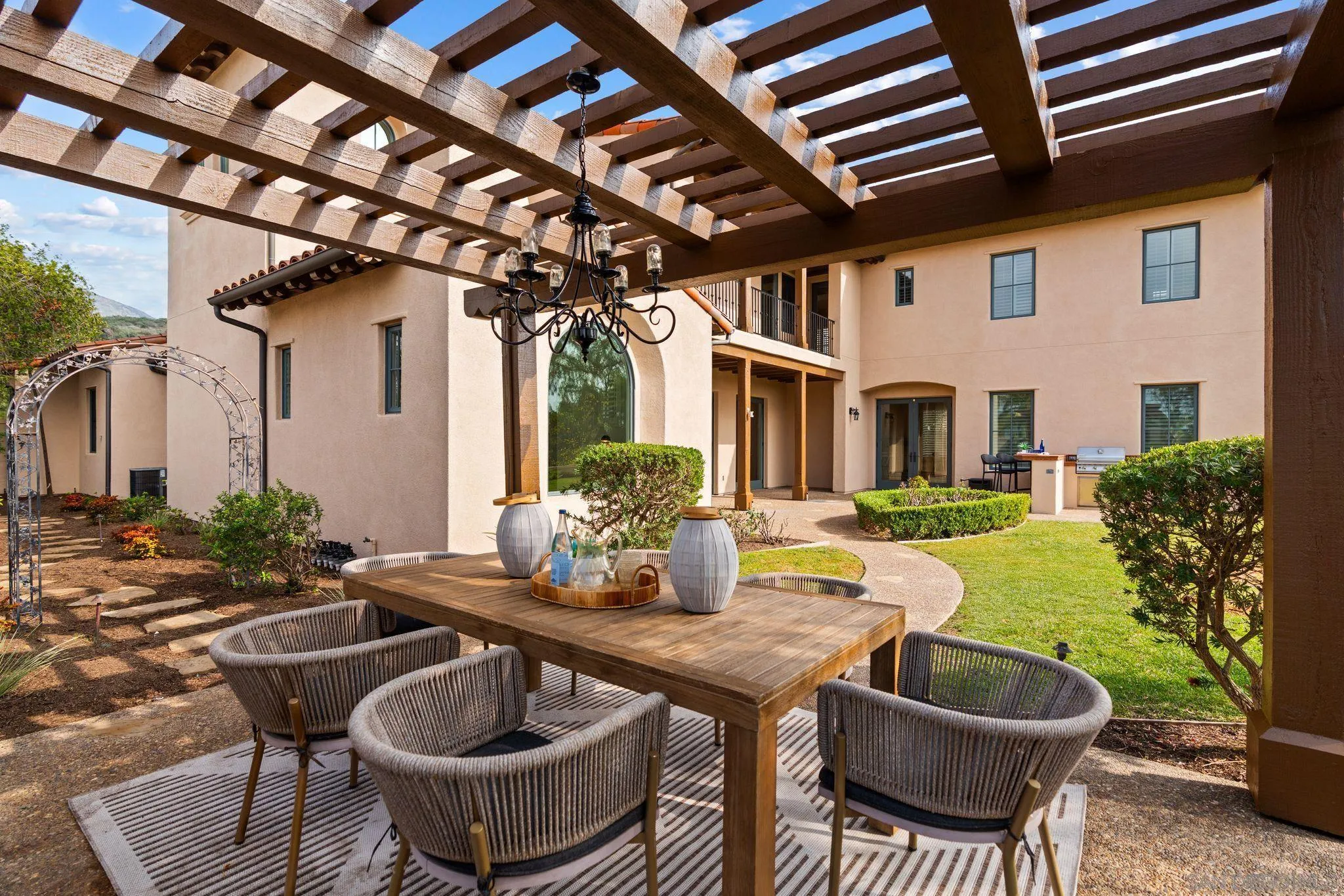 https://cdn.realtyfeed.com/cdn/127/260001487/c439b8db04b0330639447820ac364f66.webp
