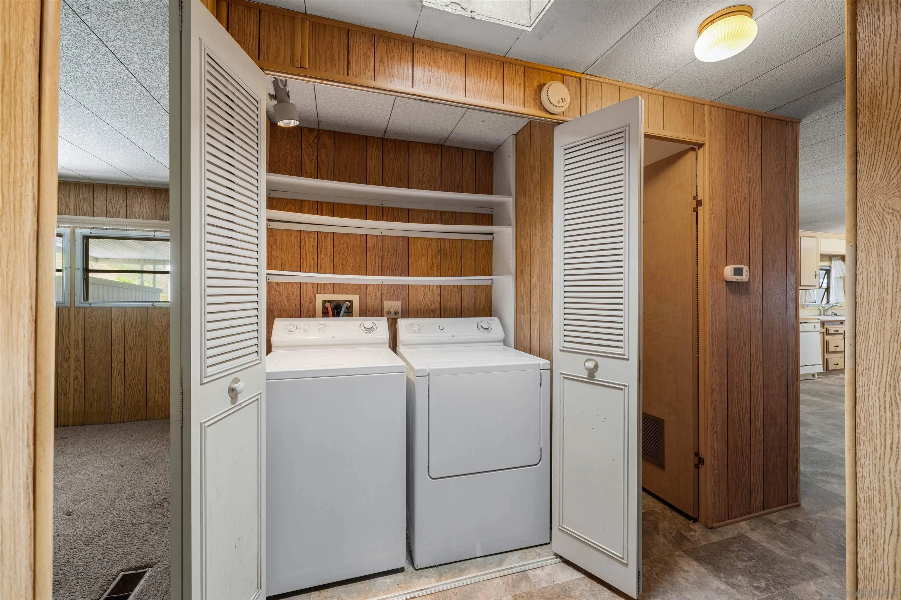 https://cdn.realtyfeed.com/cdn/127/260001490/b42b65d82a88aa2847ae56465a9c7c31.webp