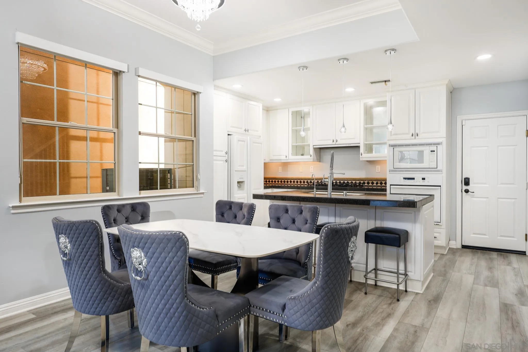 https://cdn.realtyfeed.com/cdn/127/260001493/0f55393ef0aa5578bc20f7fc6f9fc24d.webp
