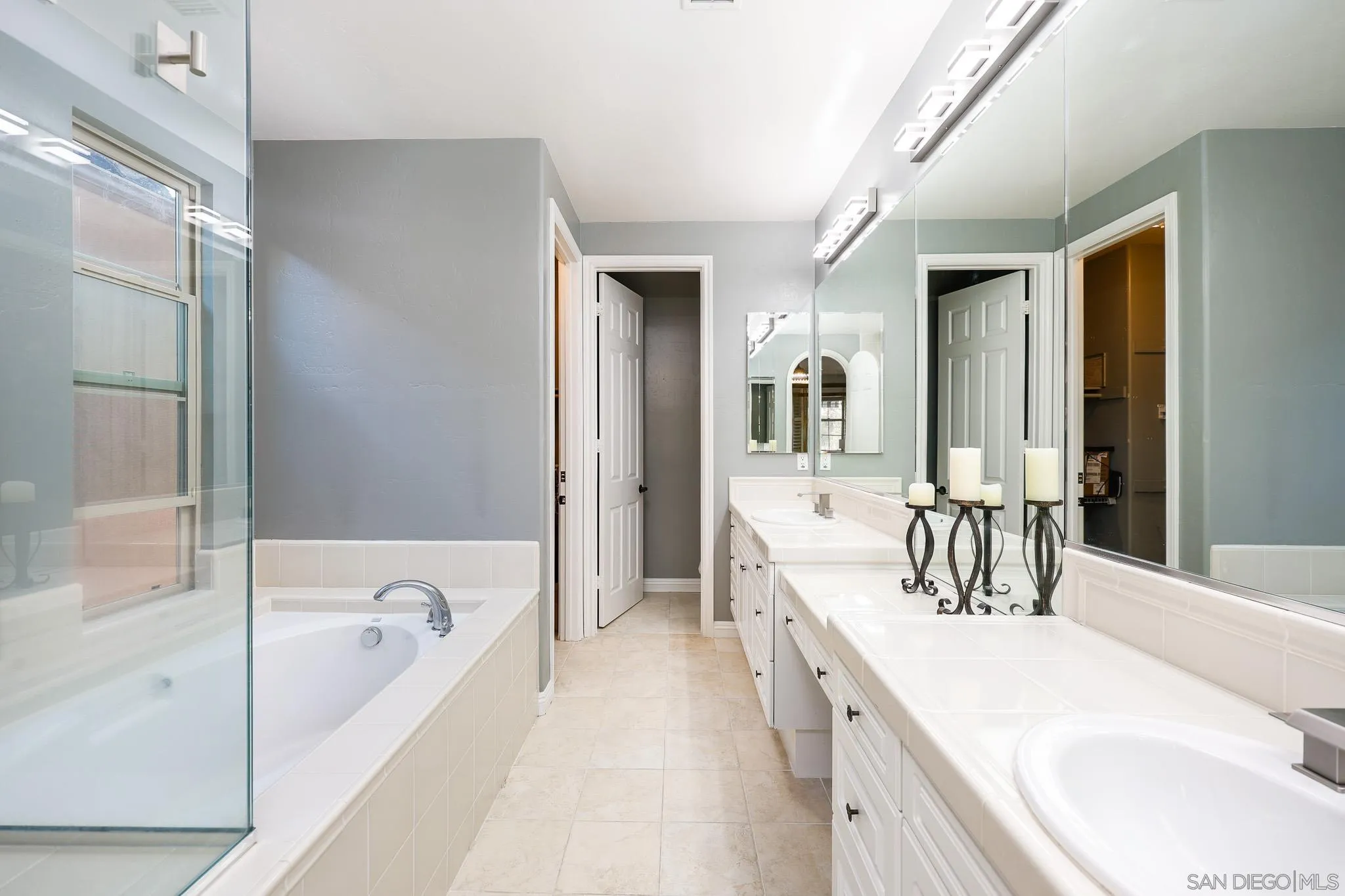 https://cdn.realtyfeed.com/cdn/127/260001493/3600135a134b2b5098bd22fd41241198.webp