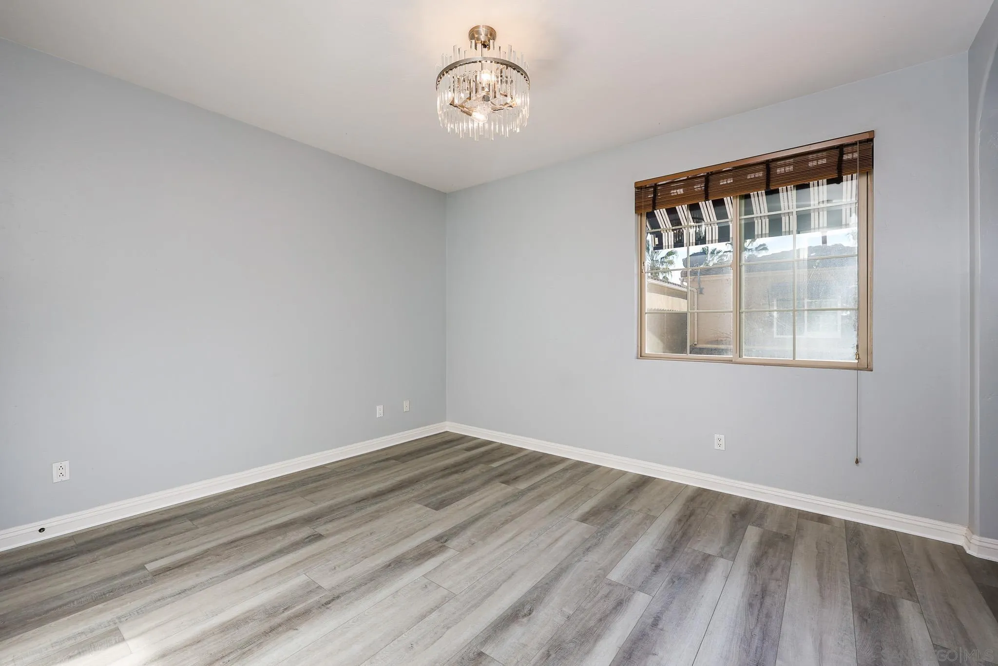https://cdn.realtyfeed.com/cdn/127/260001493/427d4b0b7e6590673b89d3d659c9d391.webp