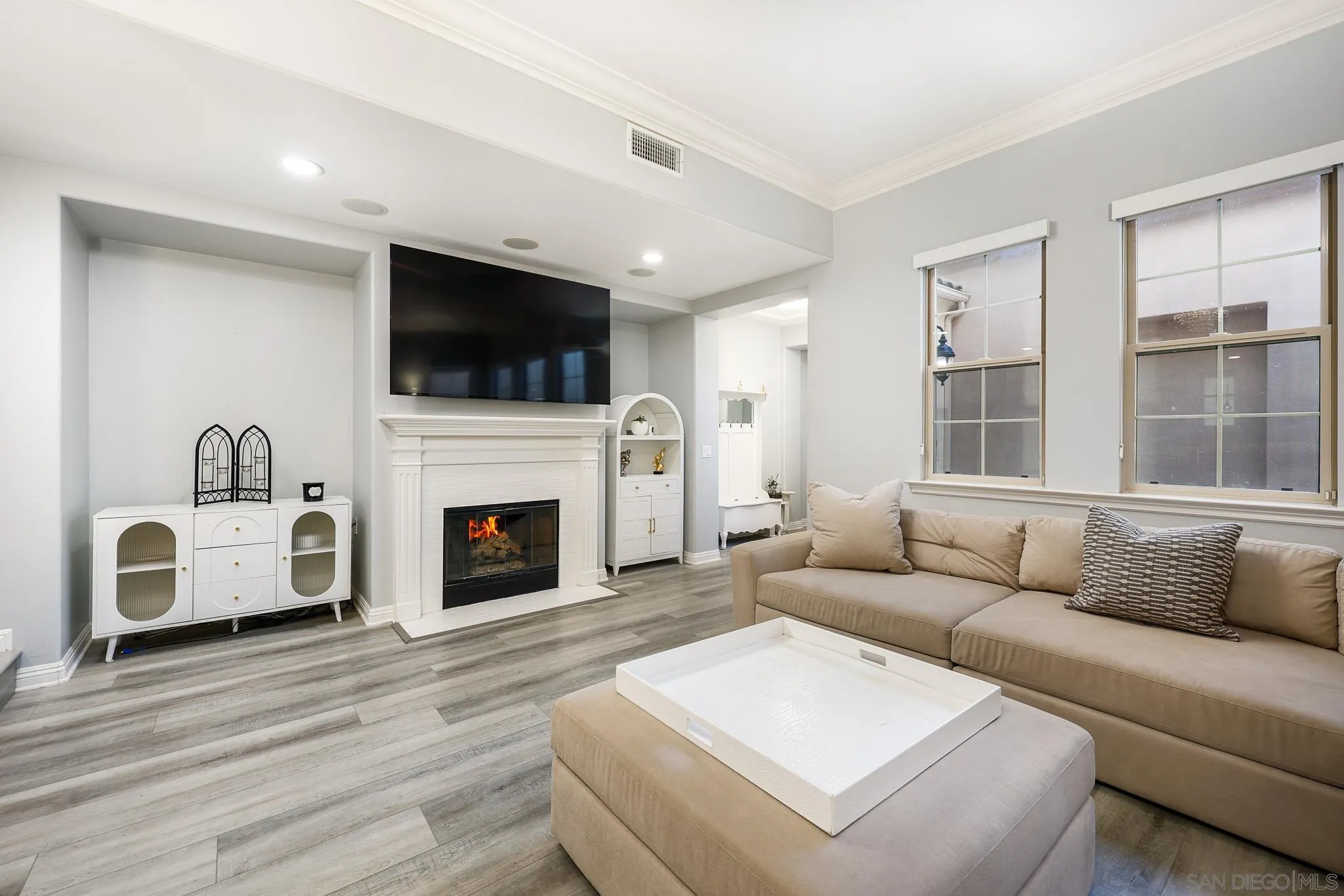https://cdn.realtyfeed.com/cdn/127/260001493/c1251fda5088eff6fce19e12e2014150.webp