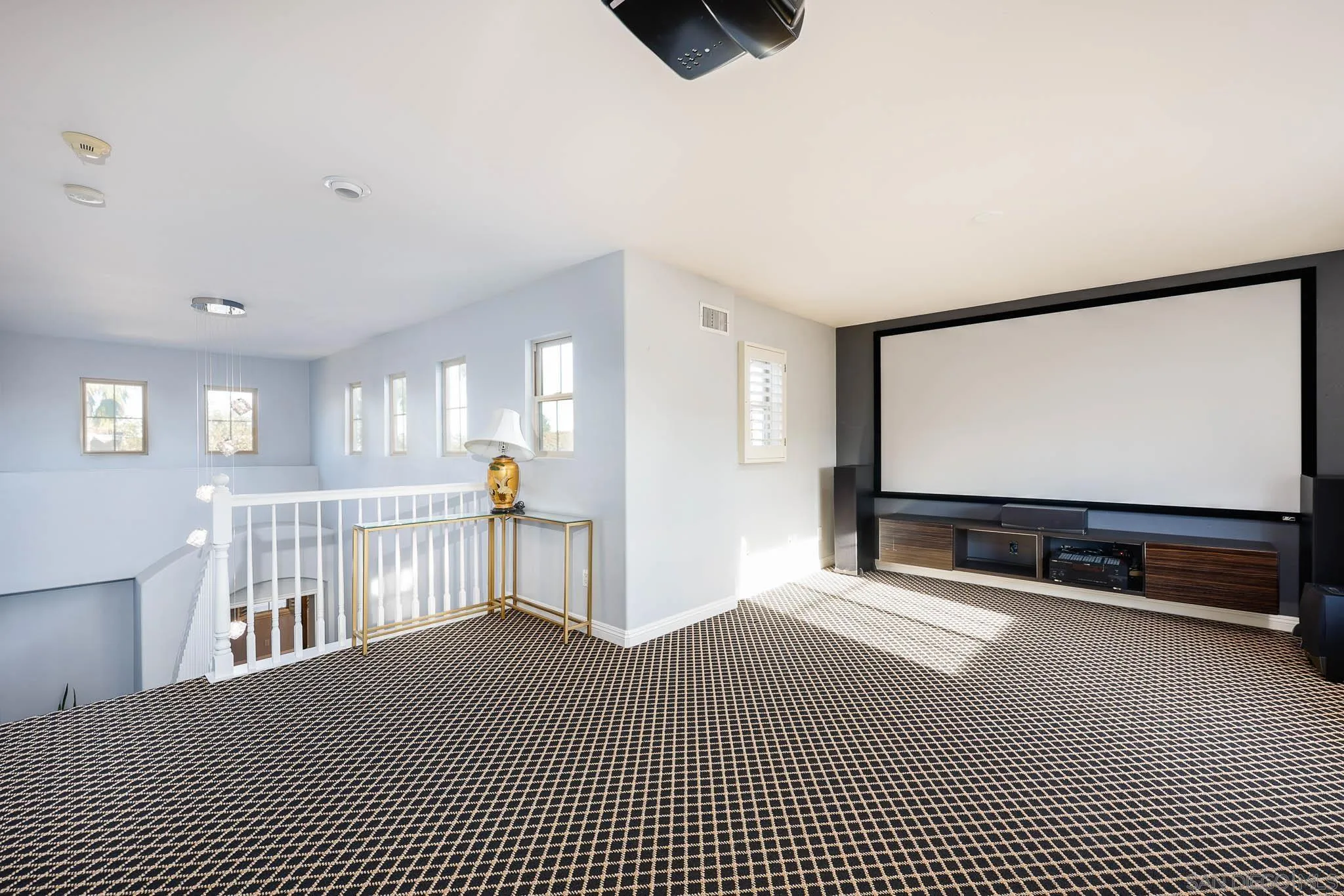 https://cdn.realtyfeed.com/cdn/127/260001493/db85ed70813cc369becba50de8867c6e.webp
