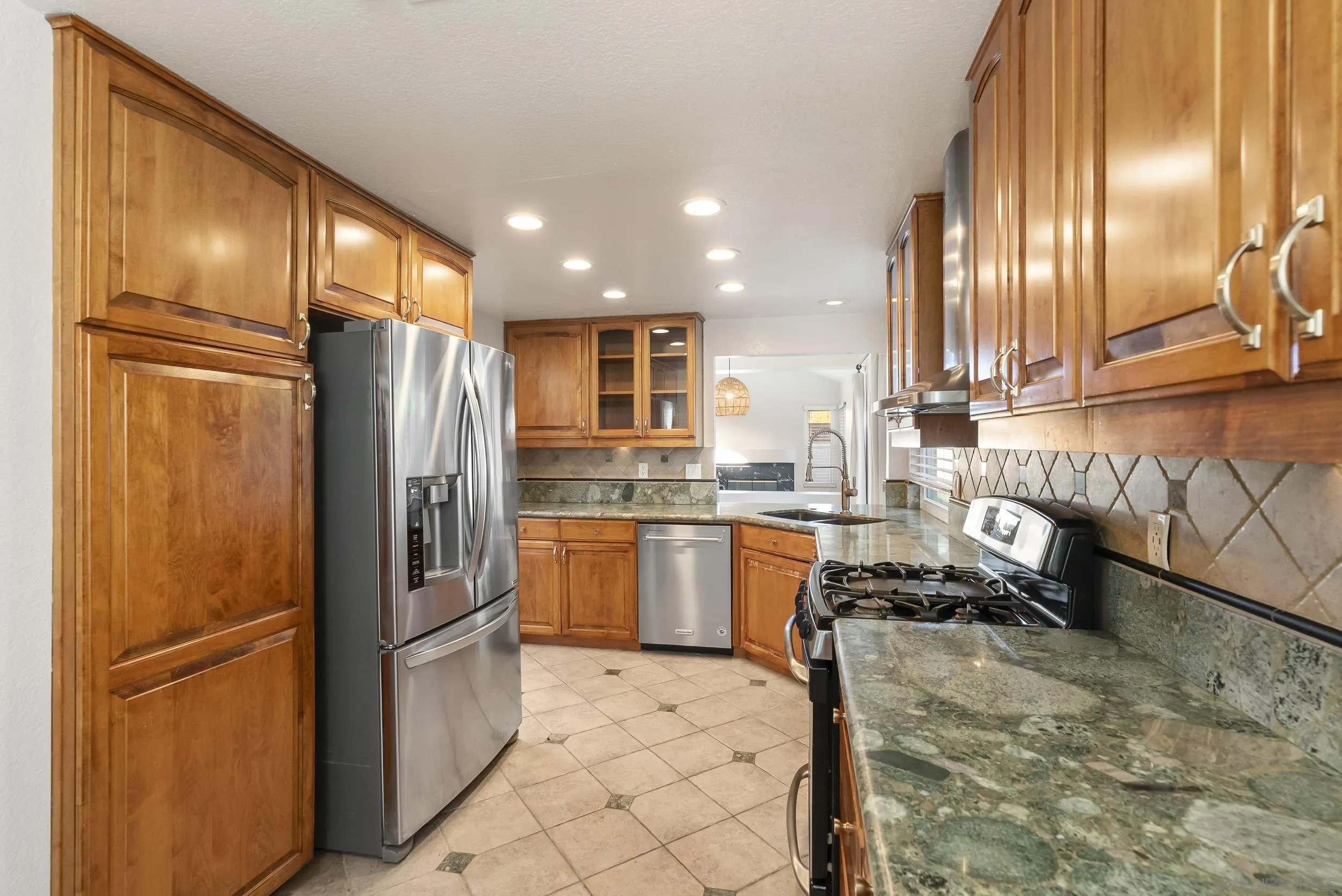 https://cdn.realtyfeed.com/cdn/127/260001496/7c7b3070d96bc8354e63a66927c932bb.webp