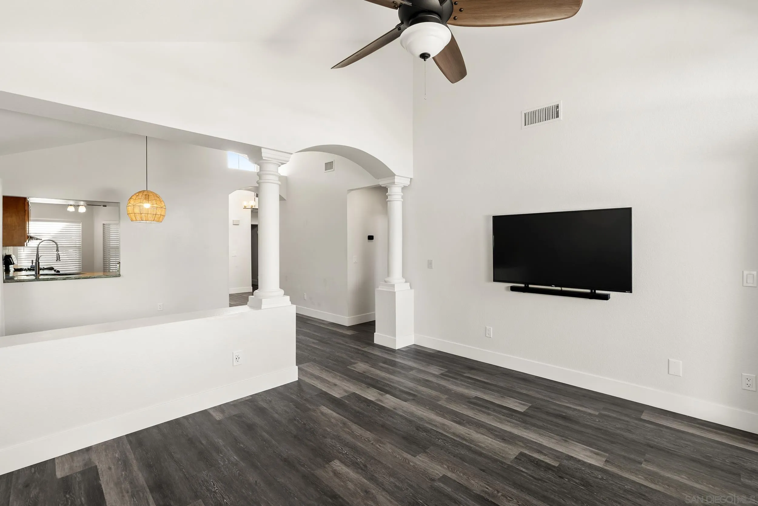 https://cdn.realtyfeed.com/cdn/127/260001496/b84db75d54902f34248c381127a9dcea.webp