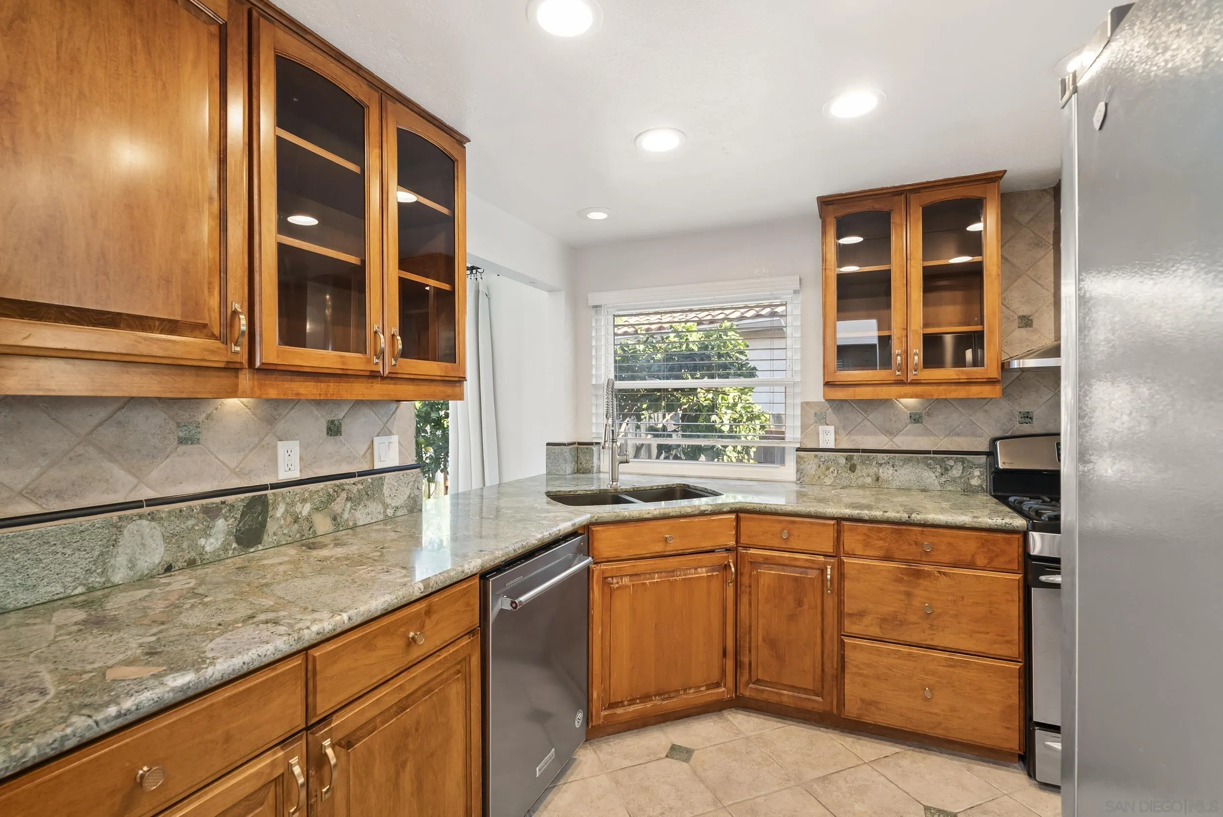 https://cdn.realtyfeed.com/cdn/127/260001496/e5de7e368ba254d7375c0f05f672b6c2.webp