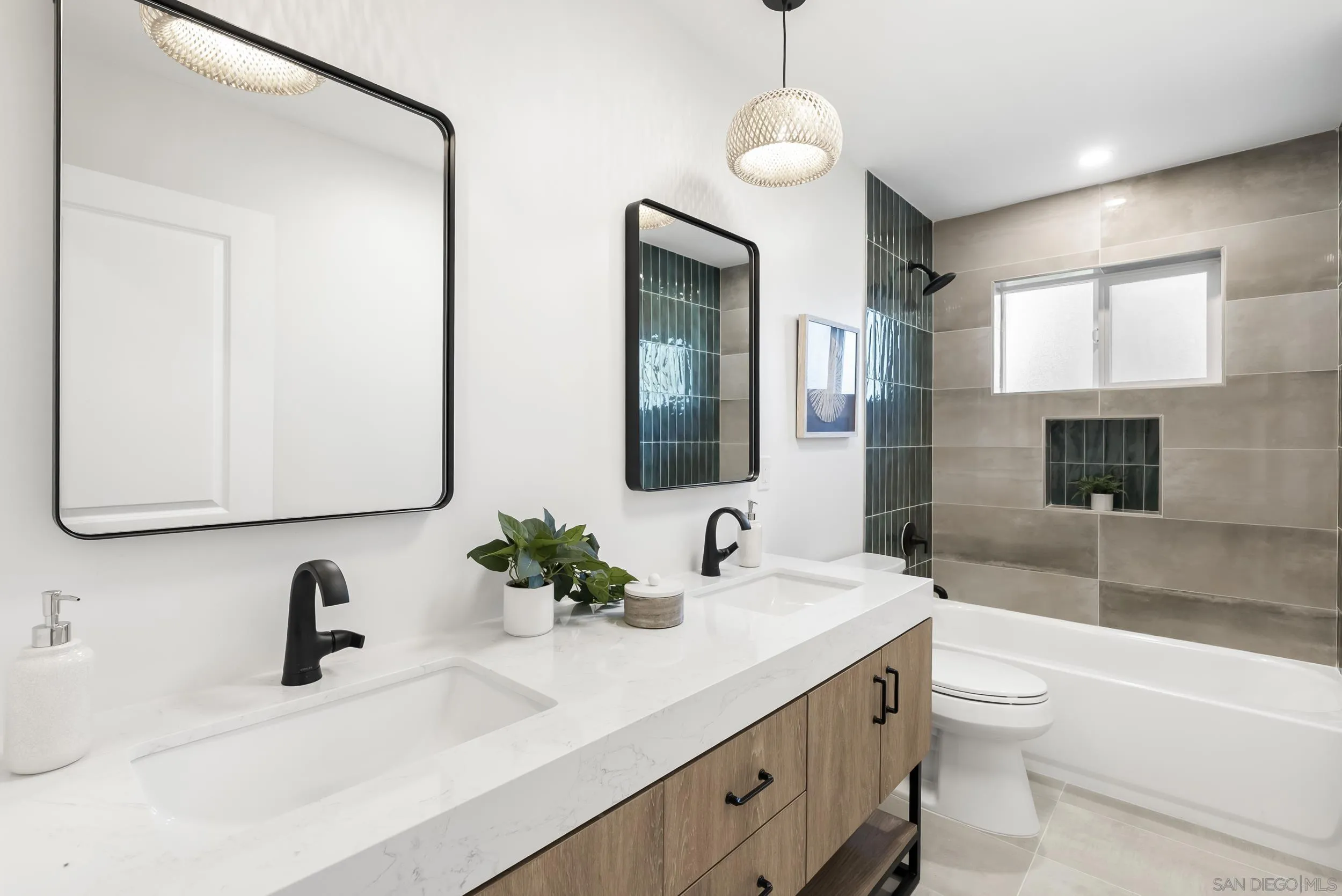 https://cdn.realtyfeed.com/cdn/127/2600015/03391af825a5fb711ea9b694446f5ca7.webp