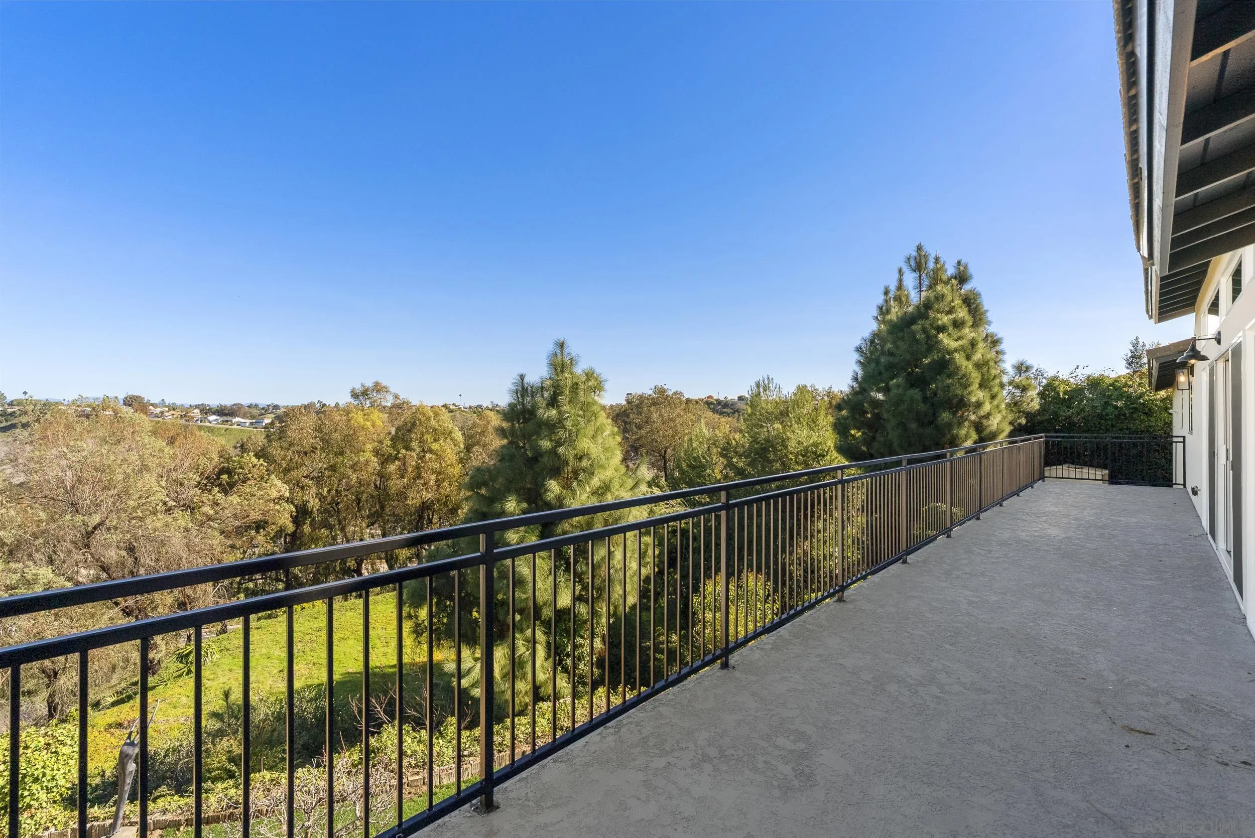https://cdn.realtyfeed.com/cdn/127/2600015/1c2150f9a8bc38557d9009499eebb328.webp