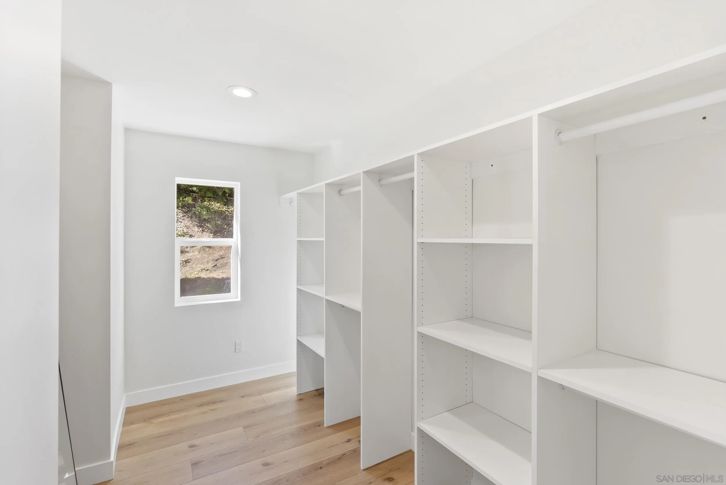 https://cdn.realtyfeed.com/cdn/127/2600015/7a7c9f414a3c06b01f089f4f0b12c446.webp