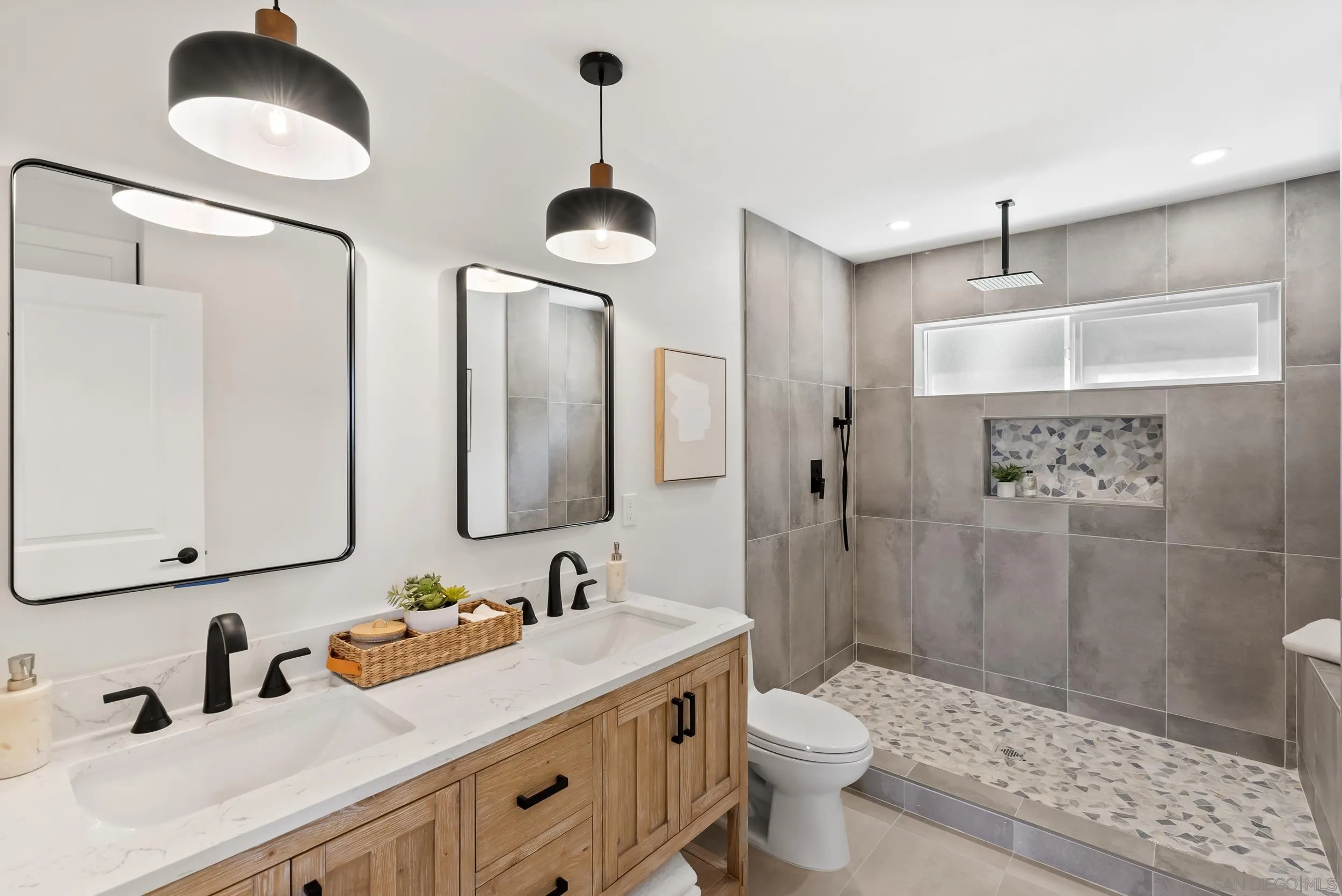 https://cdn.realtyfeed.com/cdn/127/2600015/cc35a145e824f3899d2f1bfd44dd33b5.webp